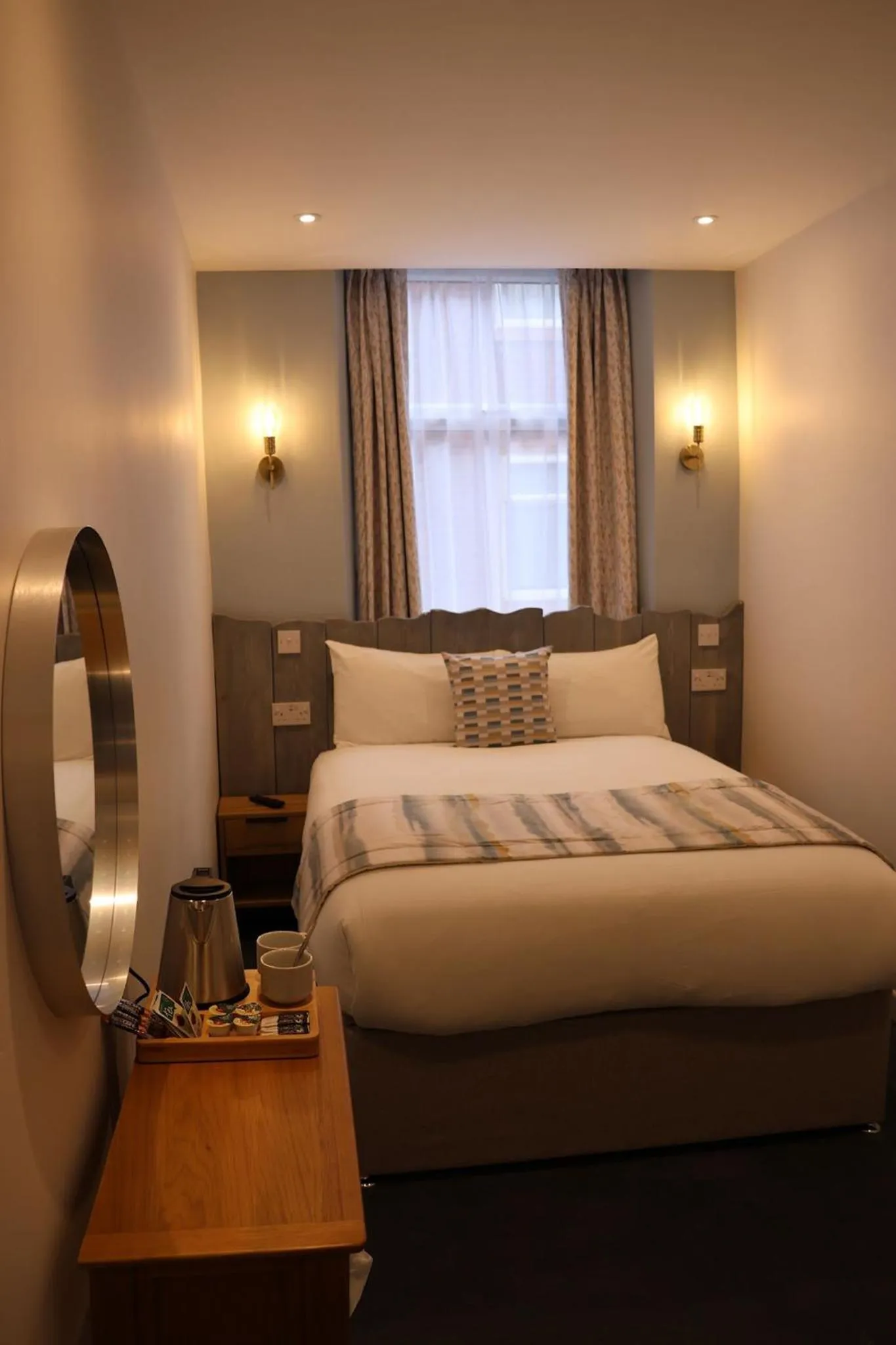 Bedroom, Bed in Craig-y-Don