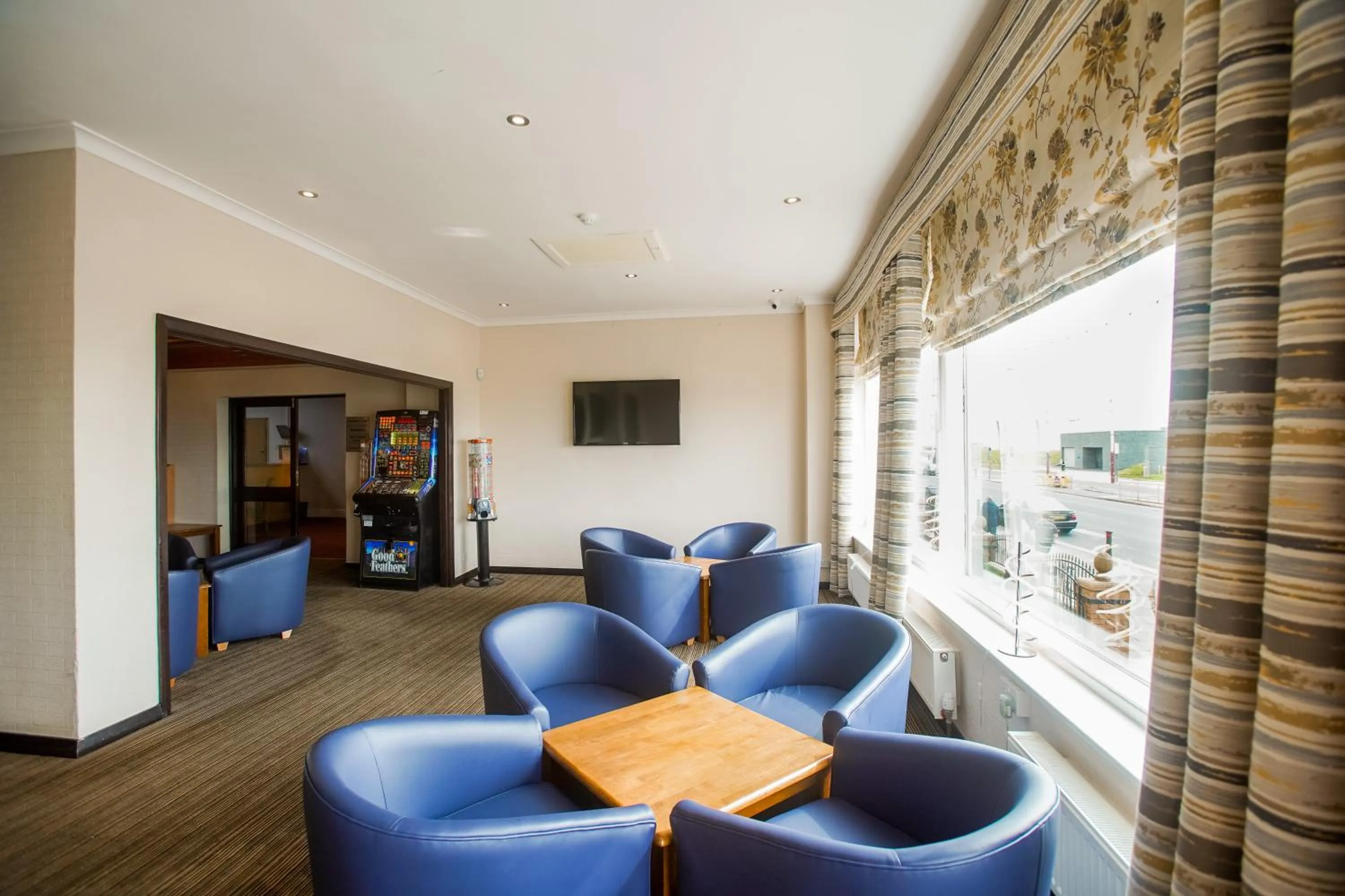 Communal lounge/ TV room in Craig-y-Don