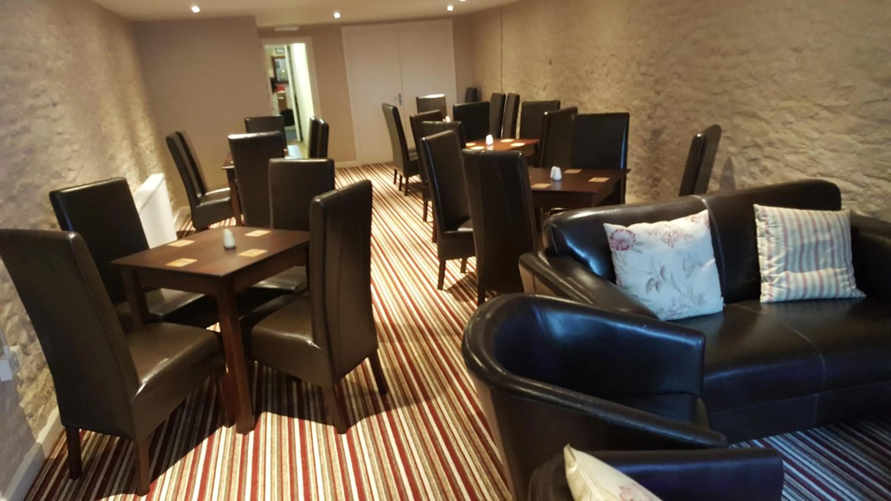 Lounge or bar in The Dolphin Hotel