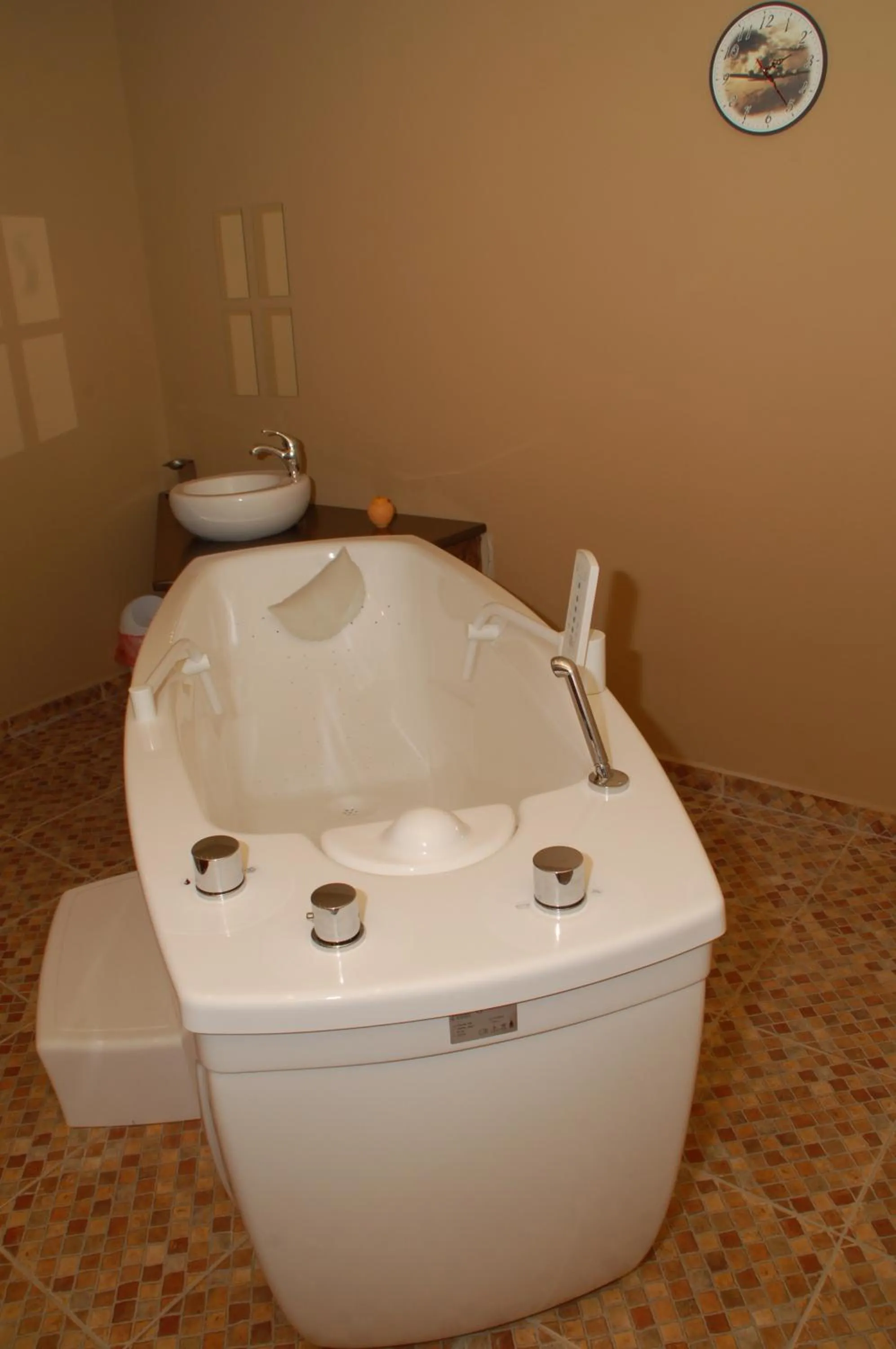 Hot Tub in Hotel 2D Resort and Spa