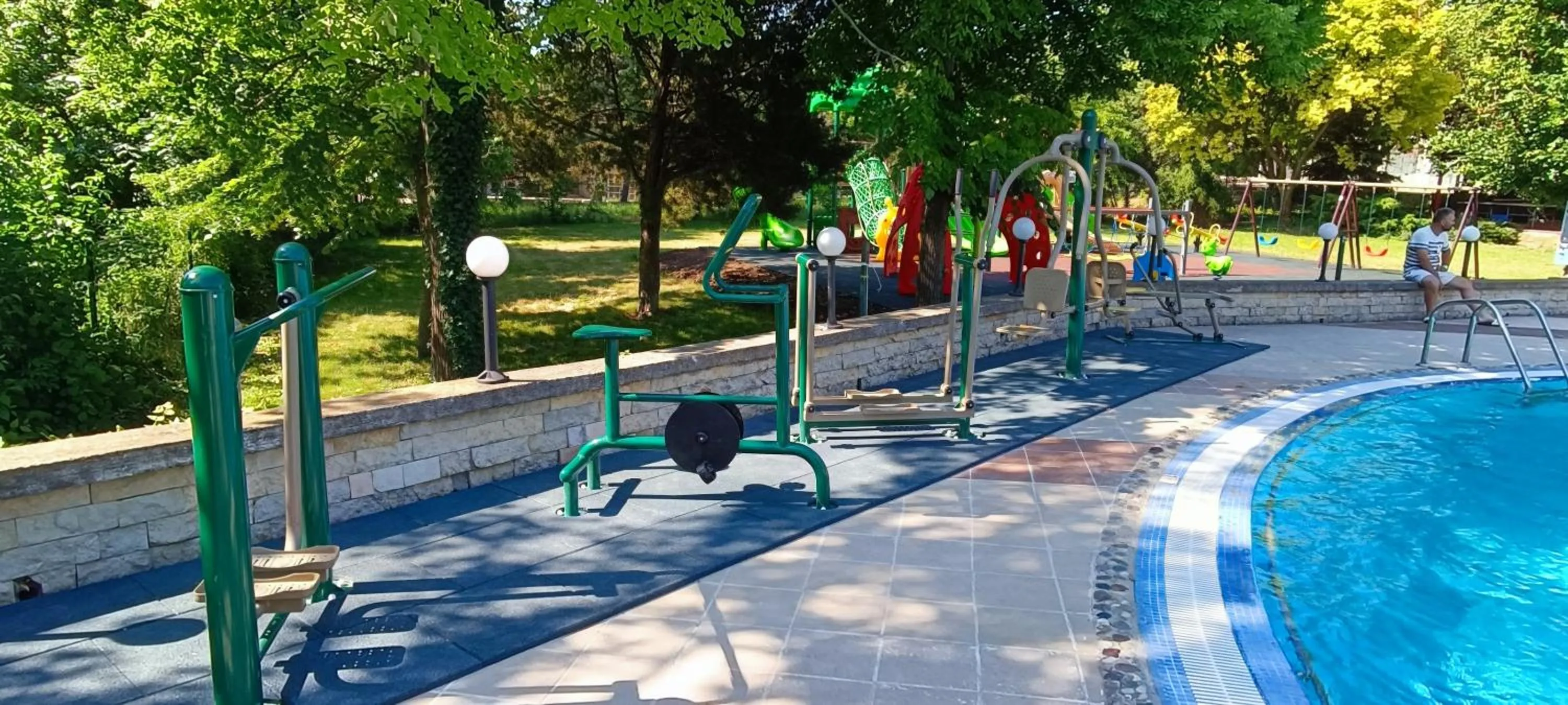 Children play ground in Hotel 2D Resort and Spa