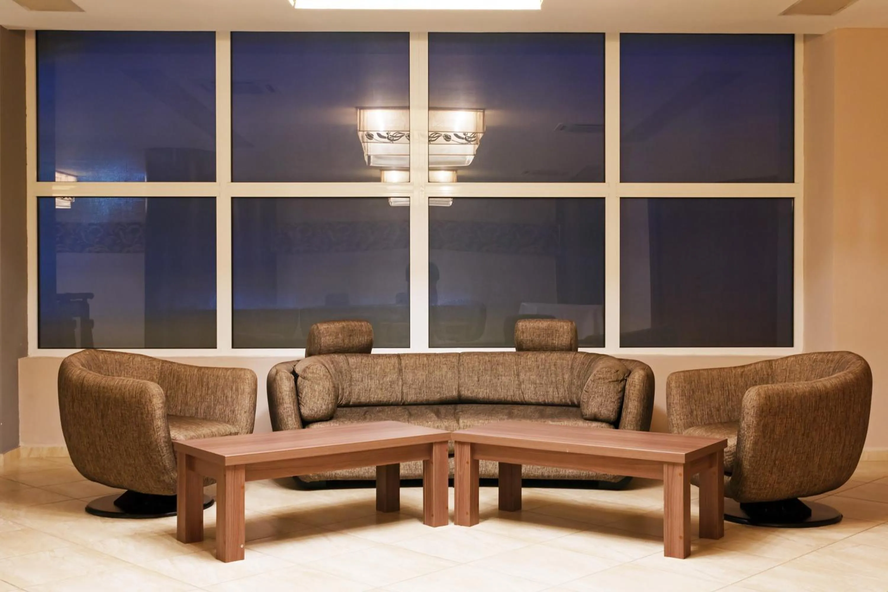 Communal lounge/ TV room in Hotel 2D Resort and Spa