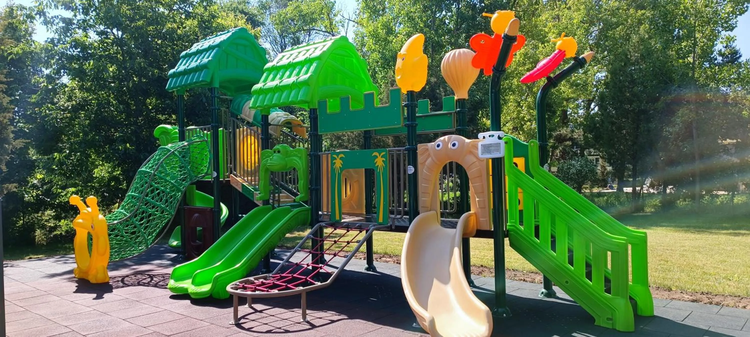 Children play ground in Hotel 2D Resort and Spa