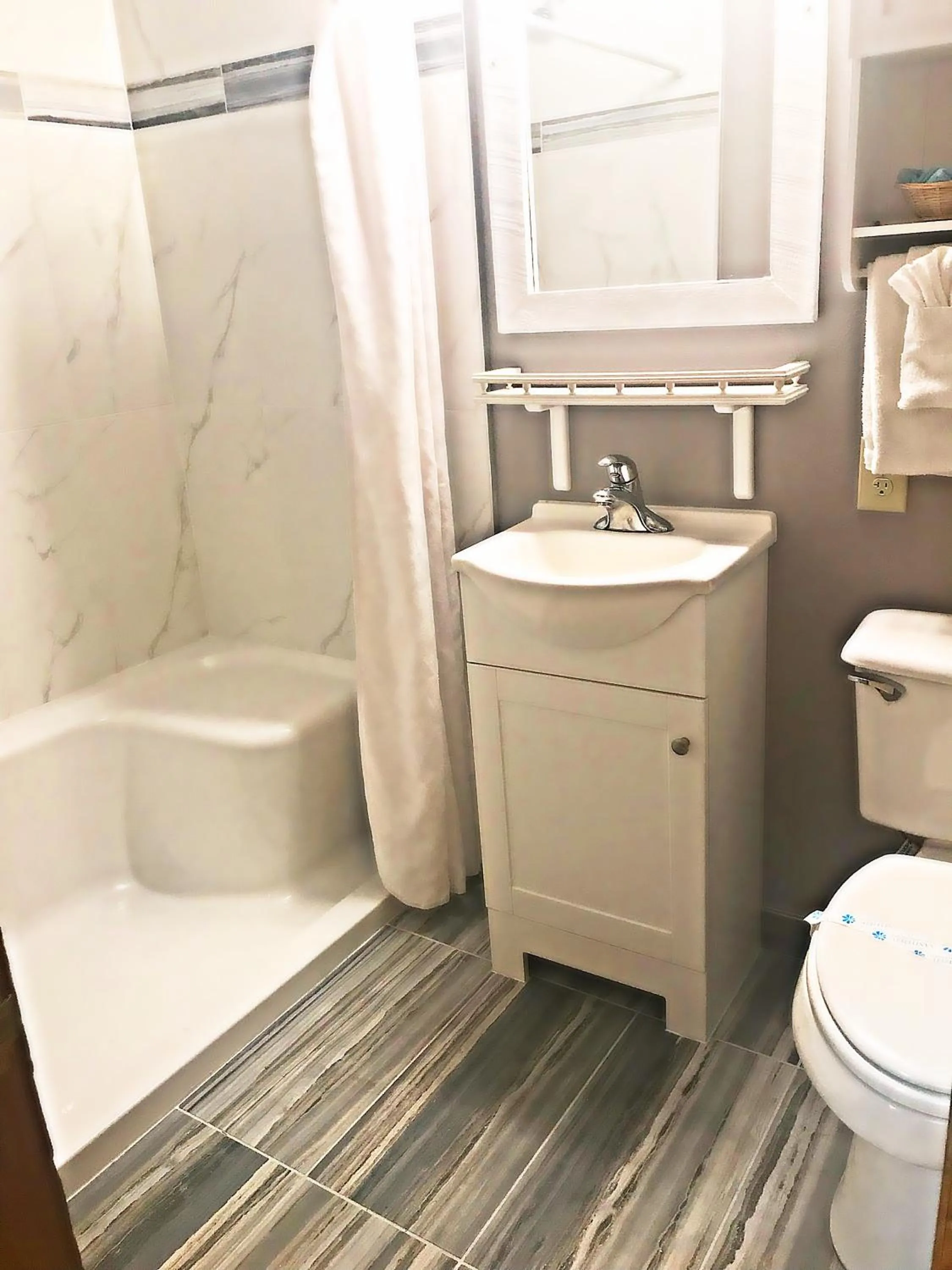 Caboose Motel & Gift Shop