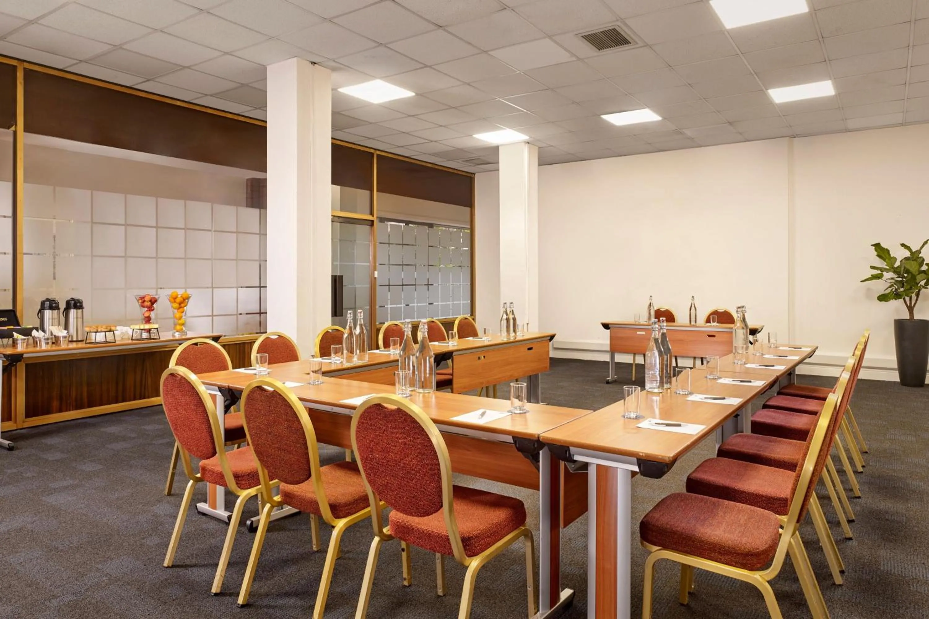 Meeting/conference room in Sheraton Skyline Hotel London Heathrow