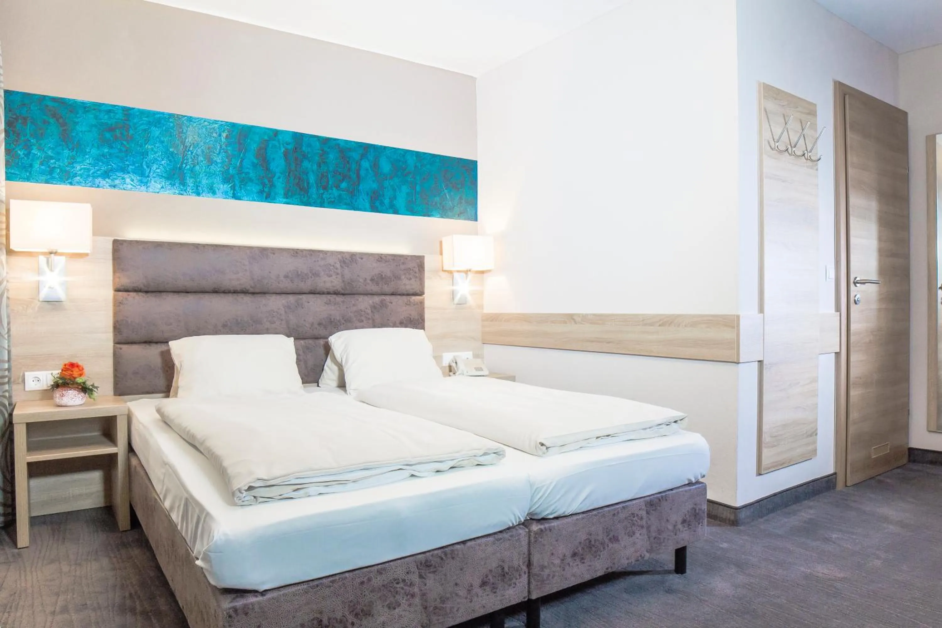 Photo of the whole room, Bed in Hotel Neue Post