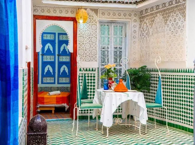 Dar Sarsar Artistic Music