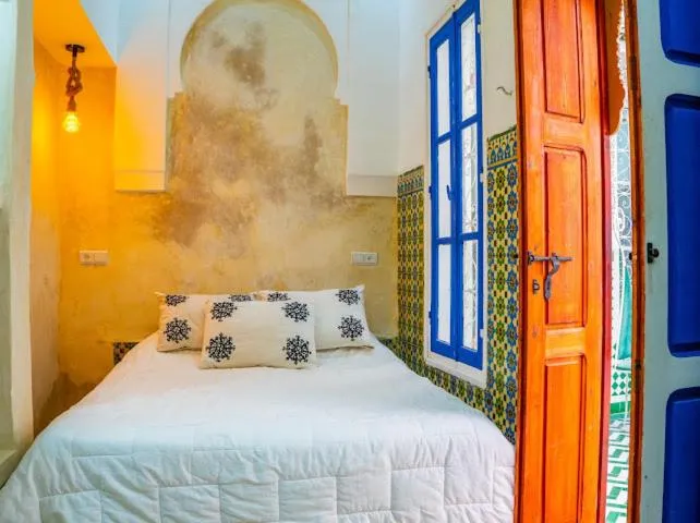 Bed in Dar Sarsar Artistic Music