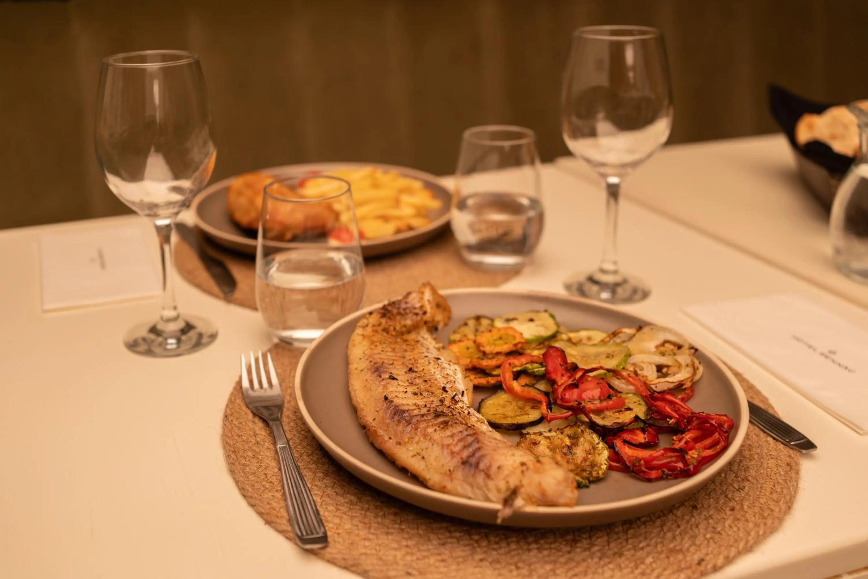 Restaurant/places to eat in Sennac Hotel