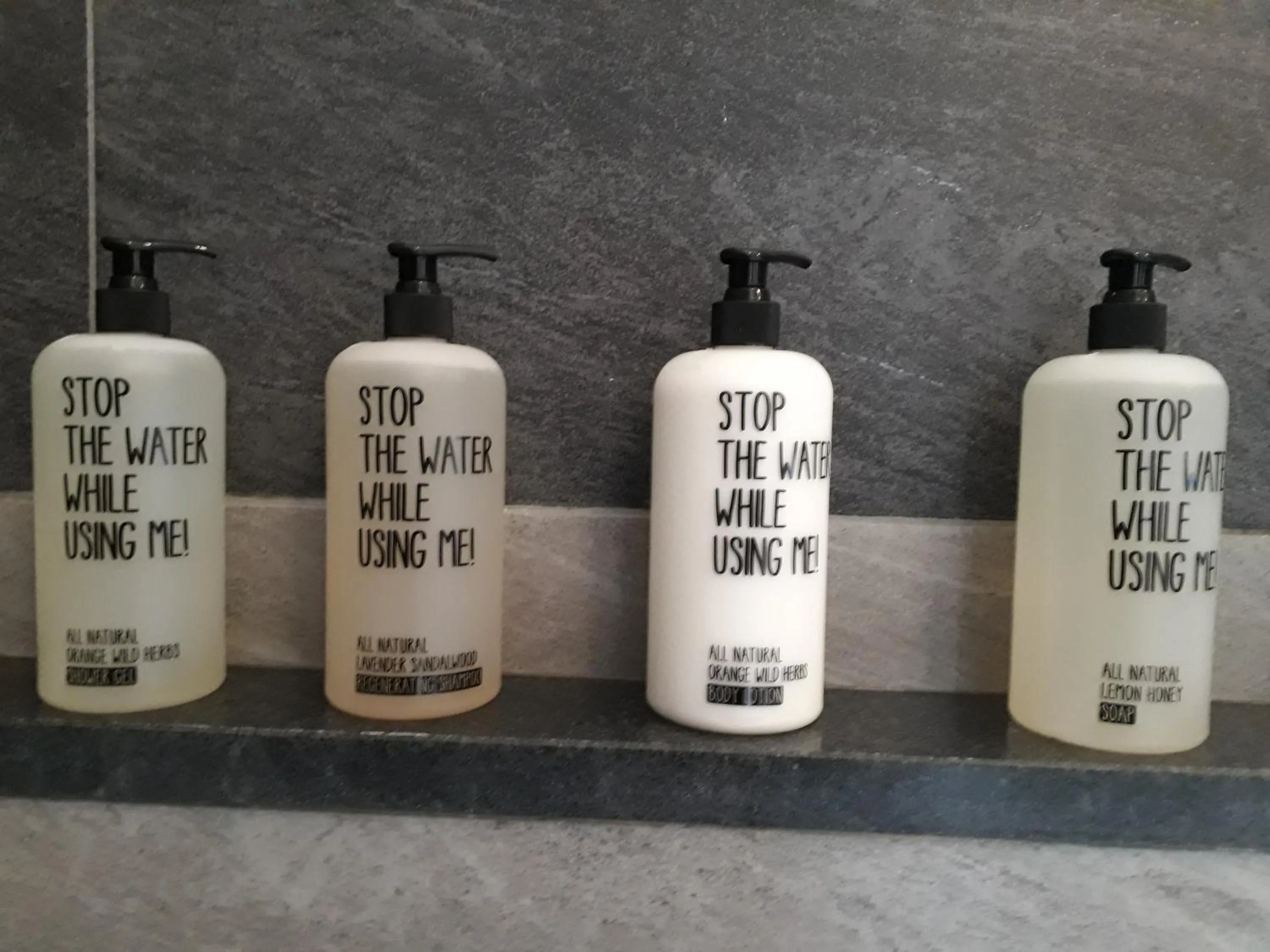 Bathroom in Affittacamere Delfo