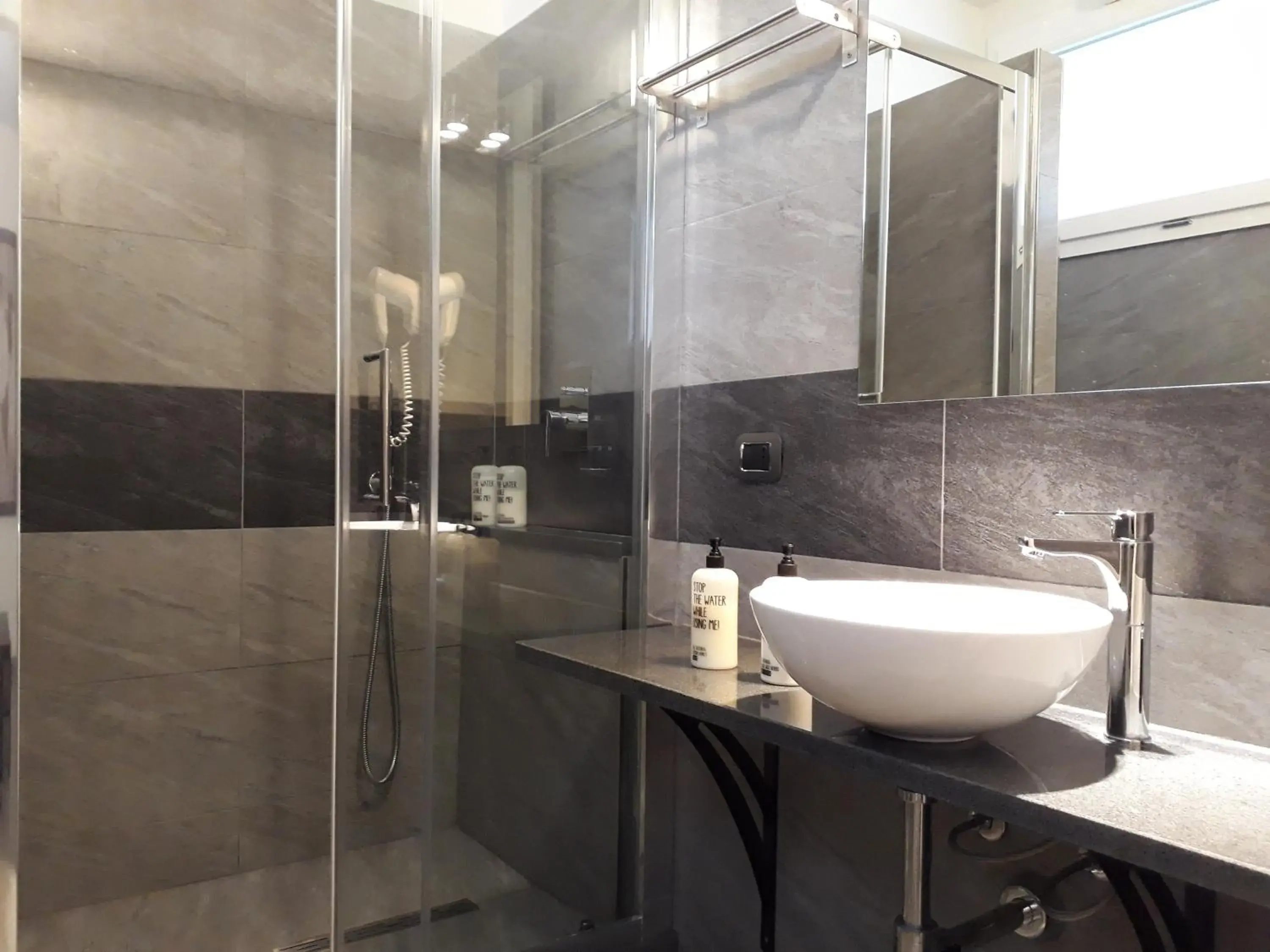 Double or Twin Room with Private Bathroom in Affittacamere Delfo Double or Twin Room with Private Bathroom in Affittacamere Delfo