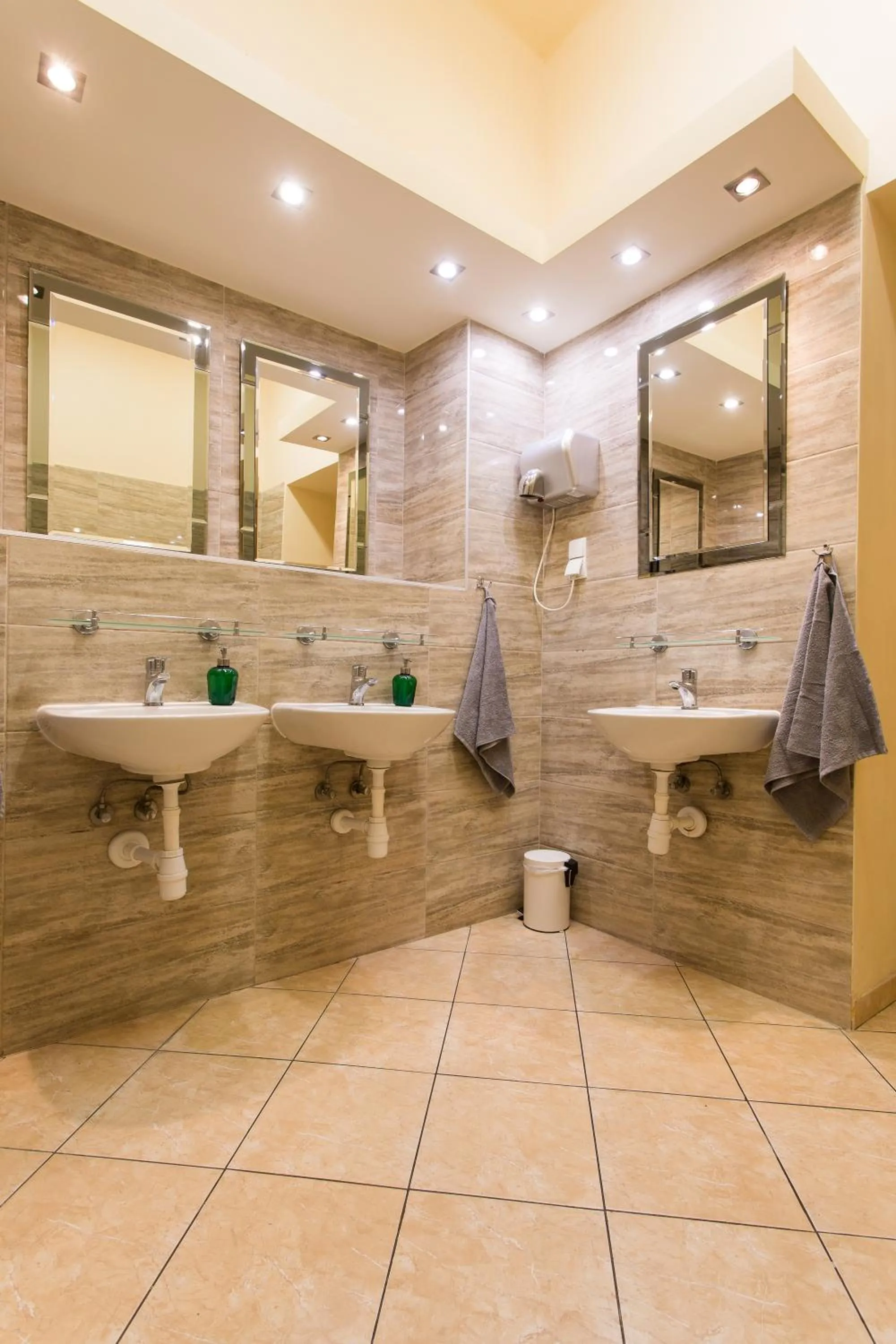 Bathroom in Moon Hostel Warszawa