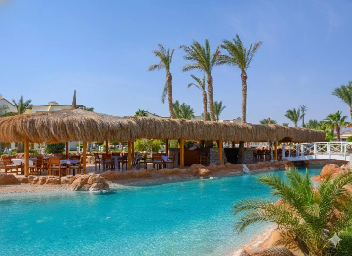 Restaurant/places to eat in Regency Plaza Aqua Park and Spa Resort