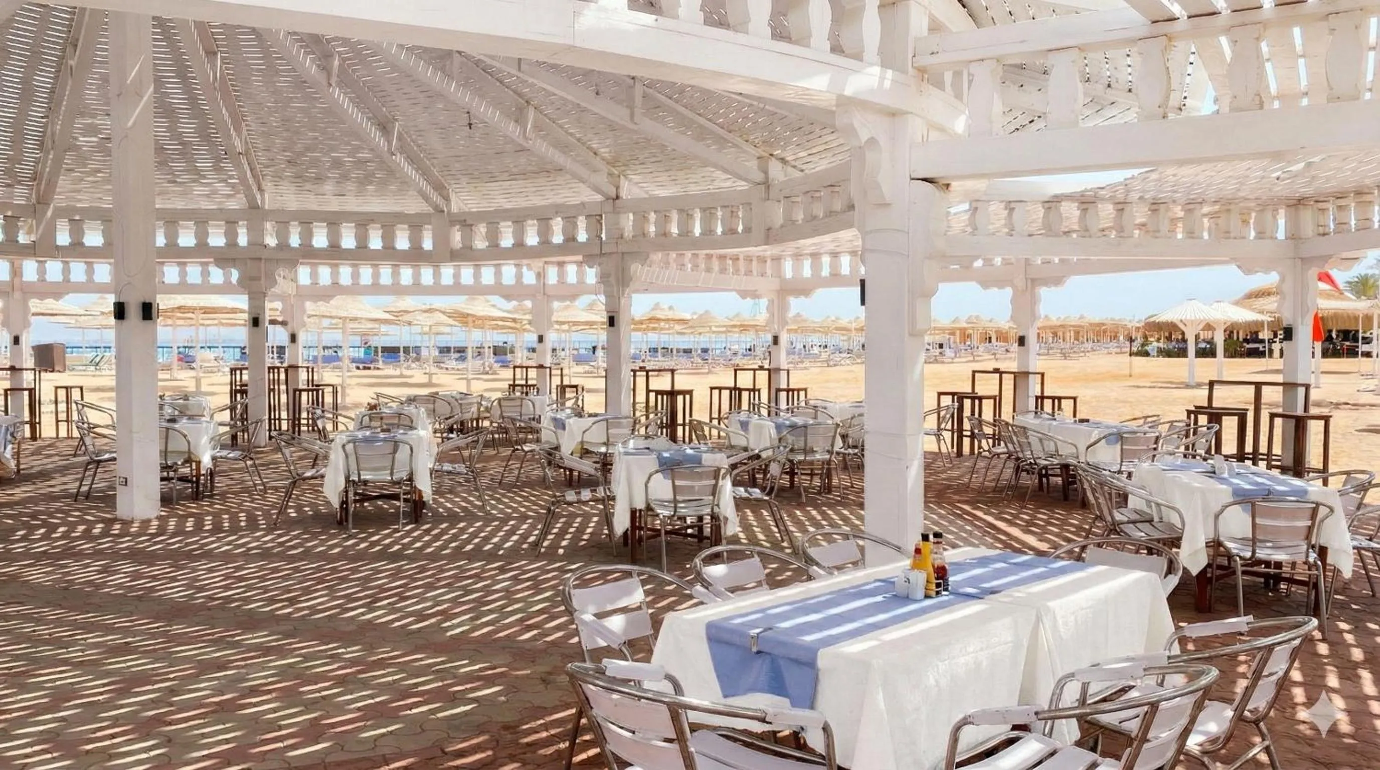 Restaurant/places to eat in Regency Plaza Aqua Park and Spa Resort