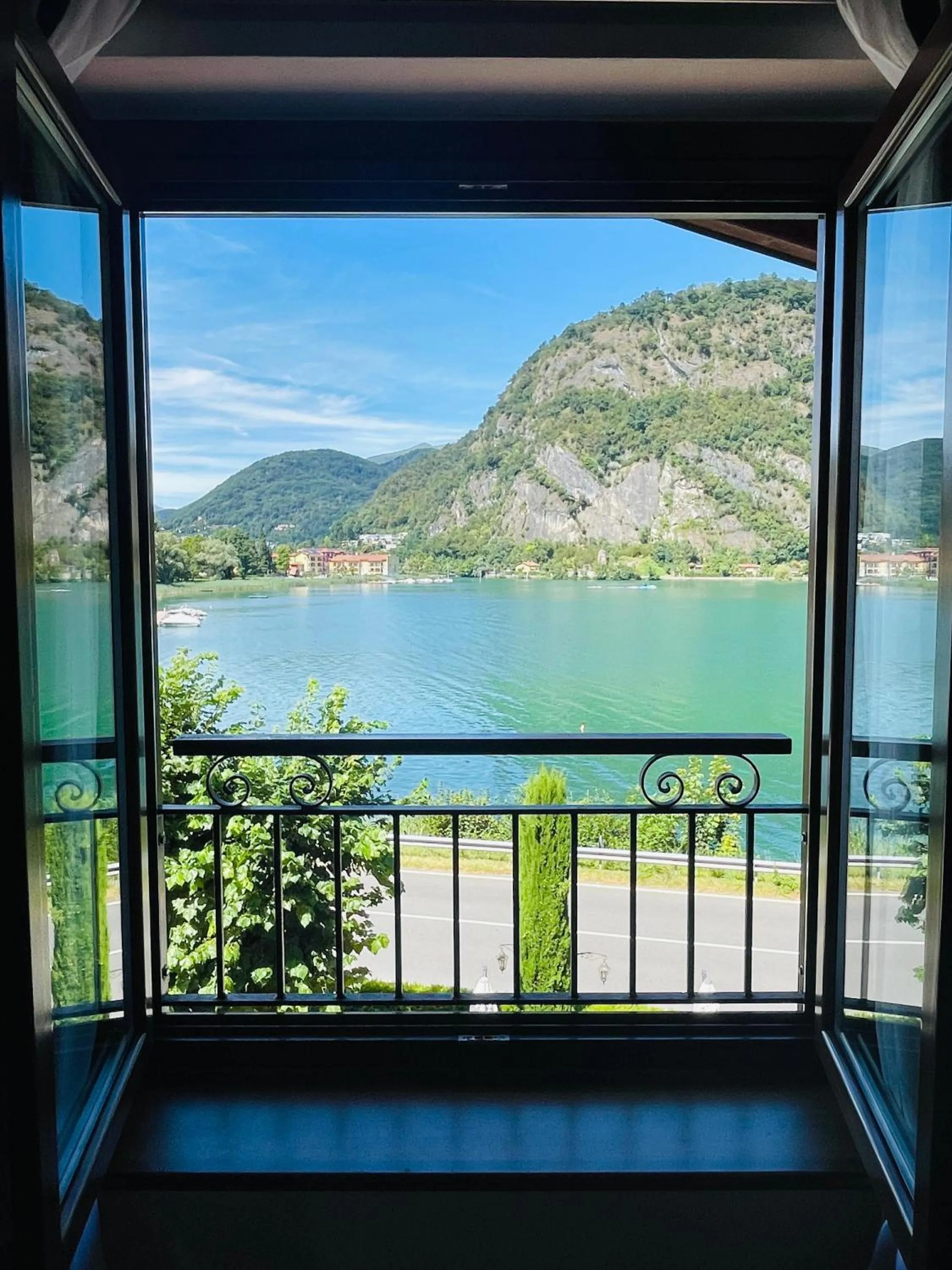 Lake view in Hotel Grotto Bagat