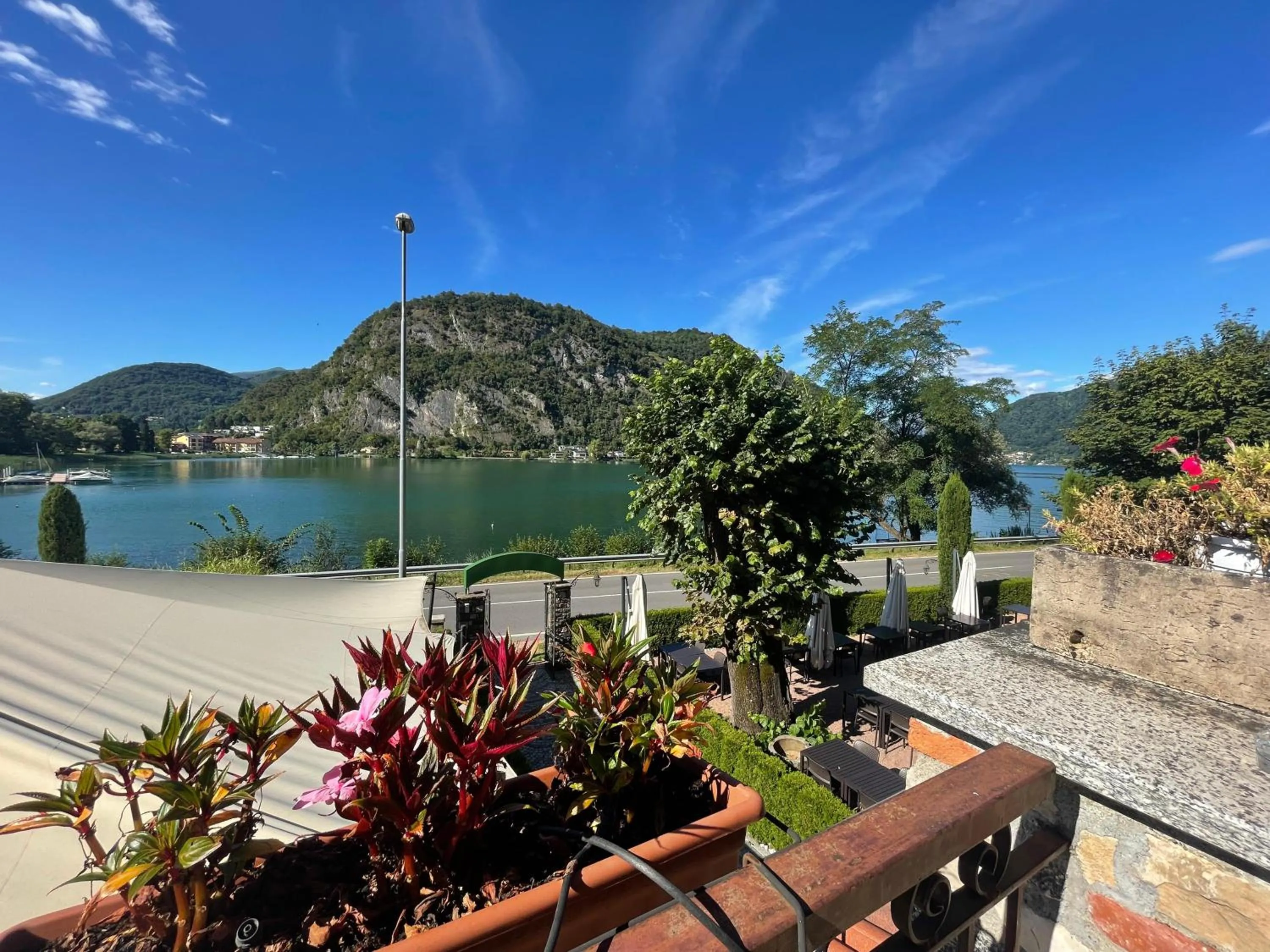 Lake view in Hotel Grotto Bagat