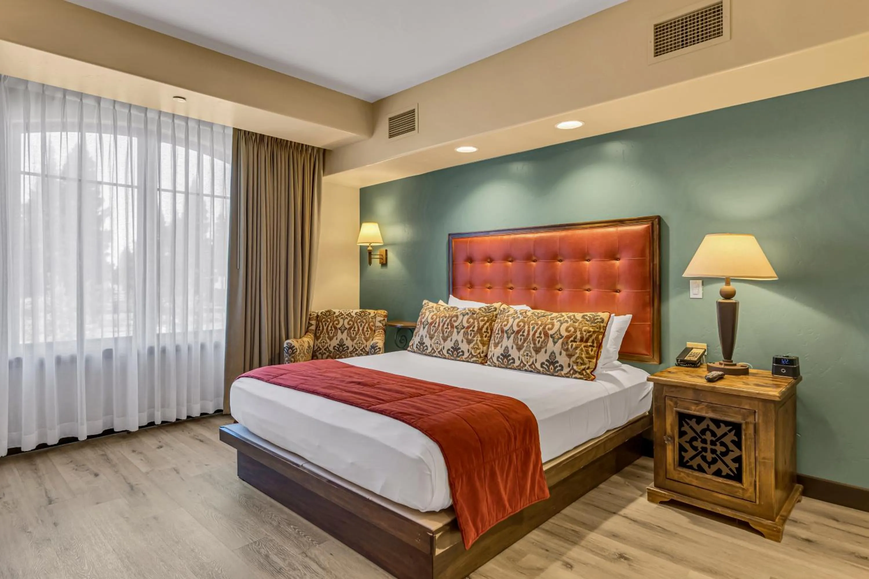 Bed in The Murieta Inn and Spa