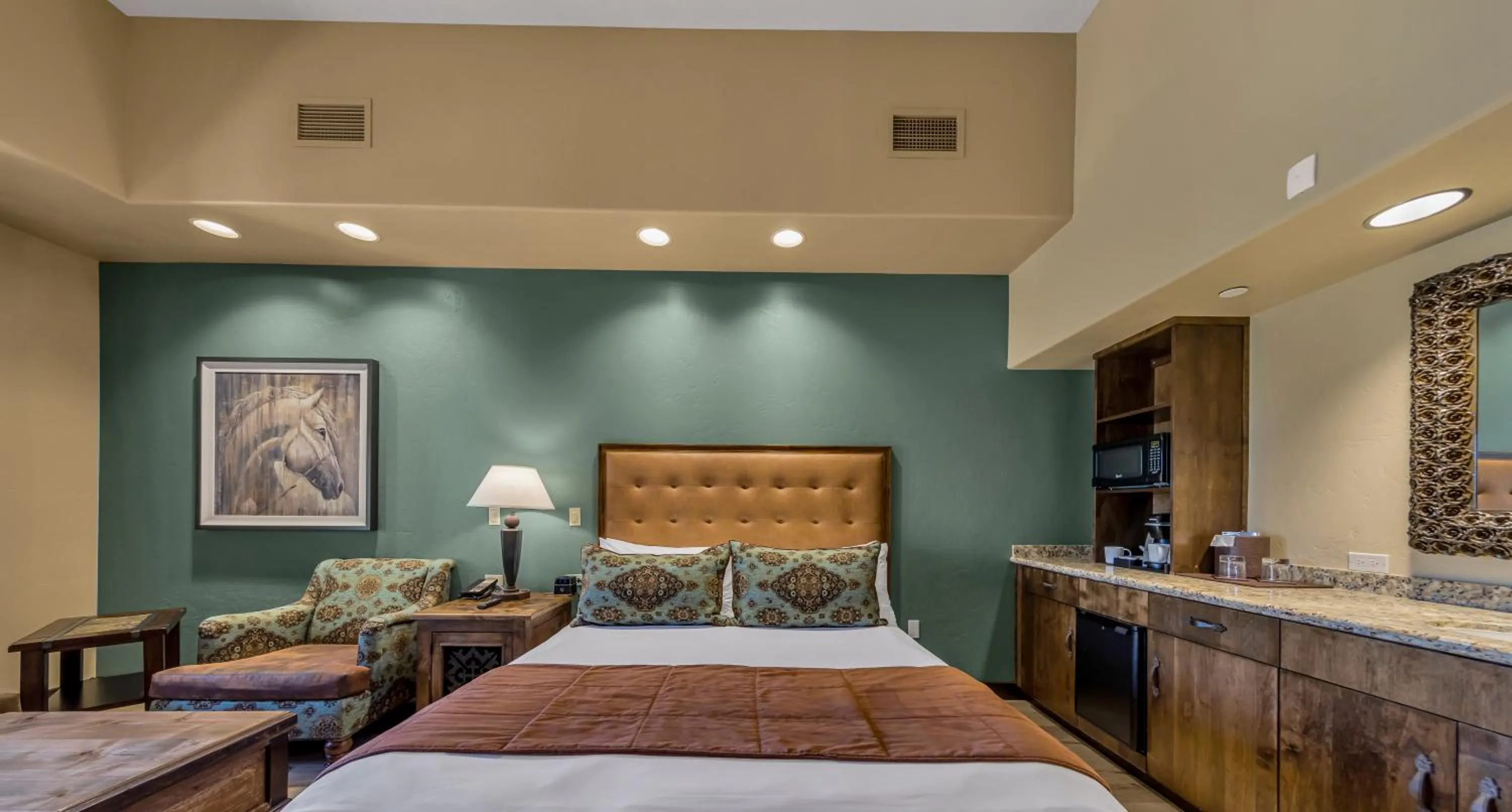 Bed in The Murieta Inn and Spa