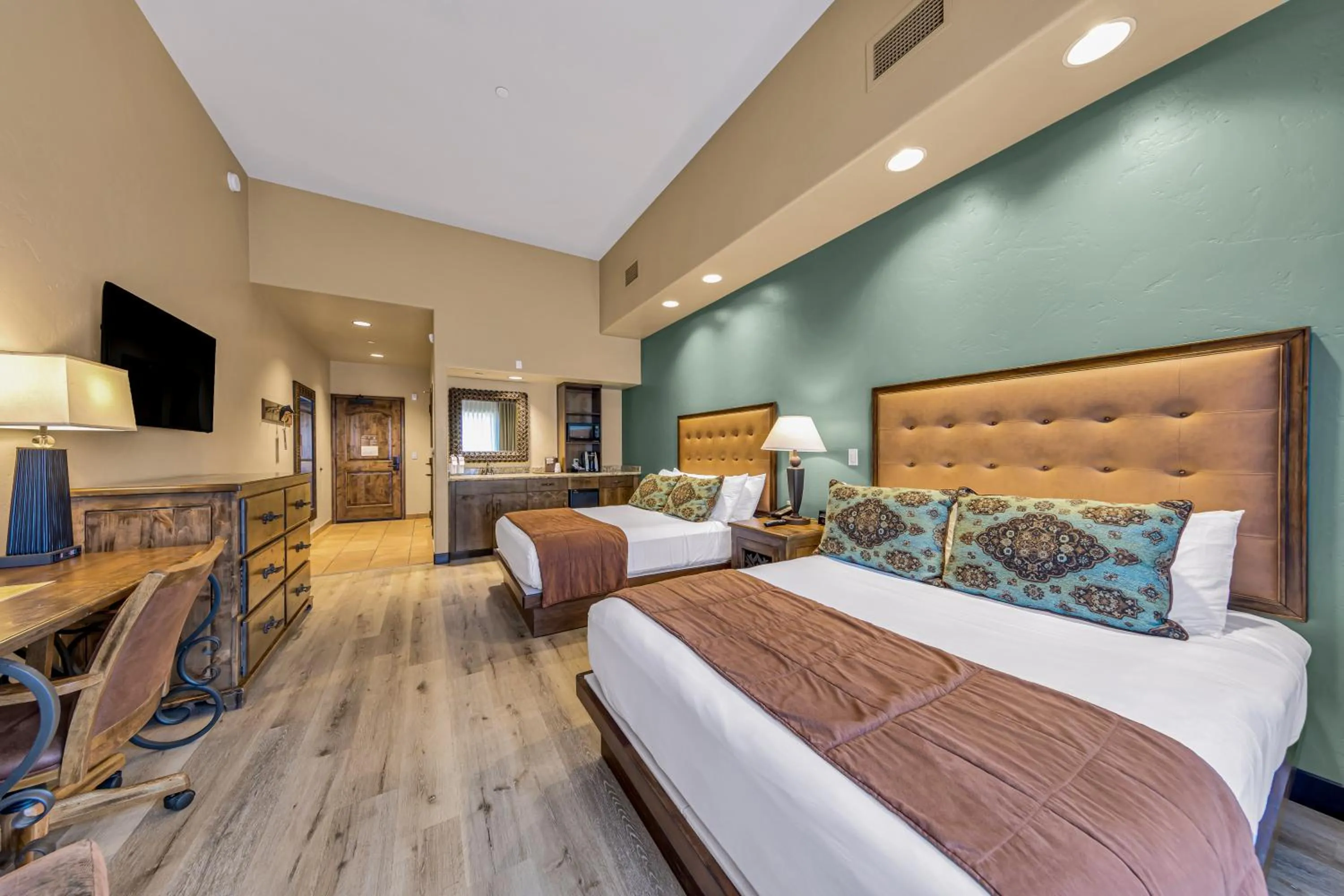 Bed in The Murieta Inn and Spa