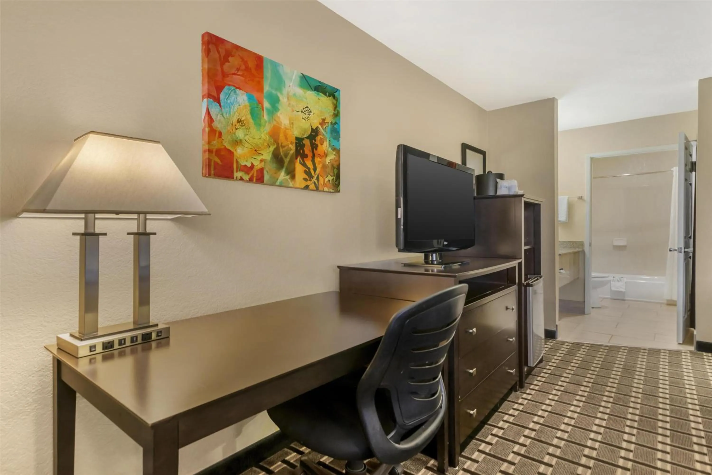 Bedroom in Best Western Plus Pleasanton Inn