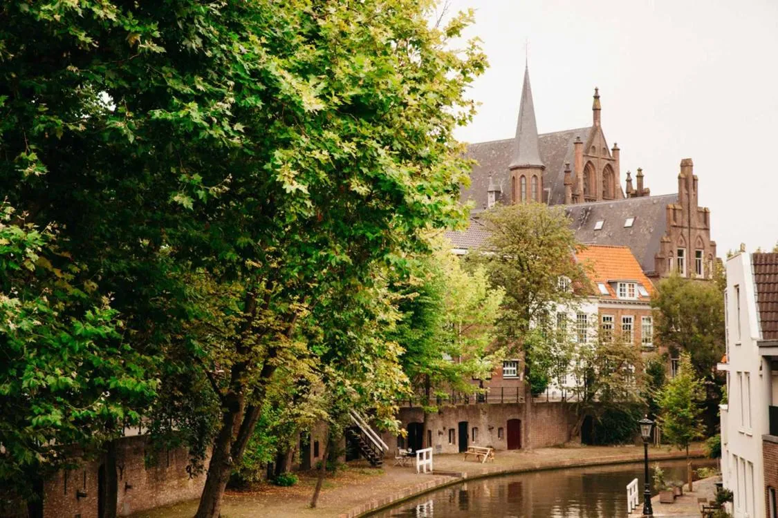 Nearby landmark in UKI-Hotel