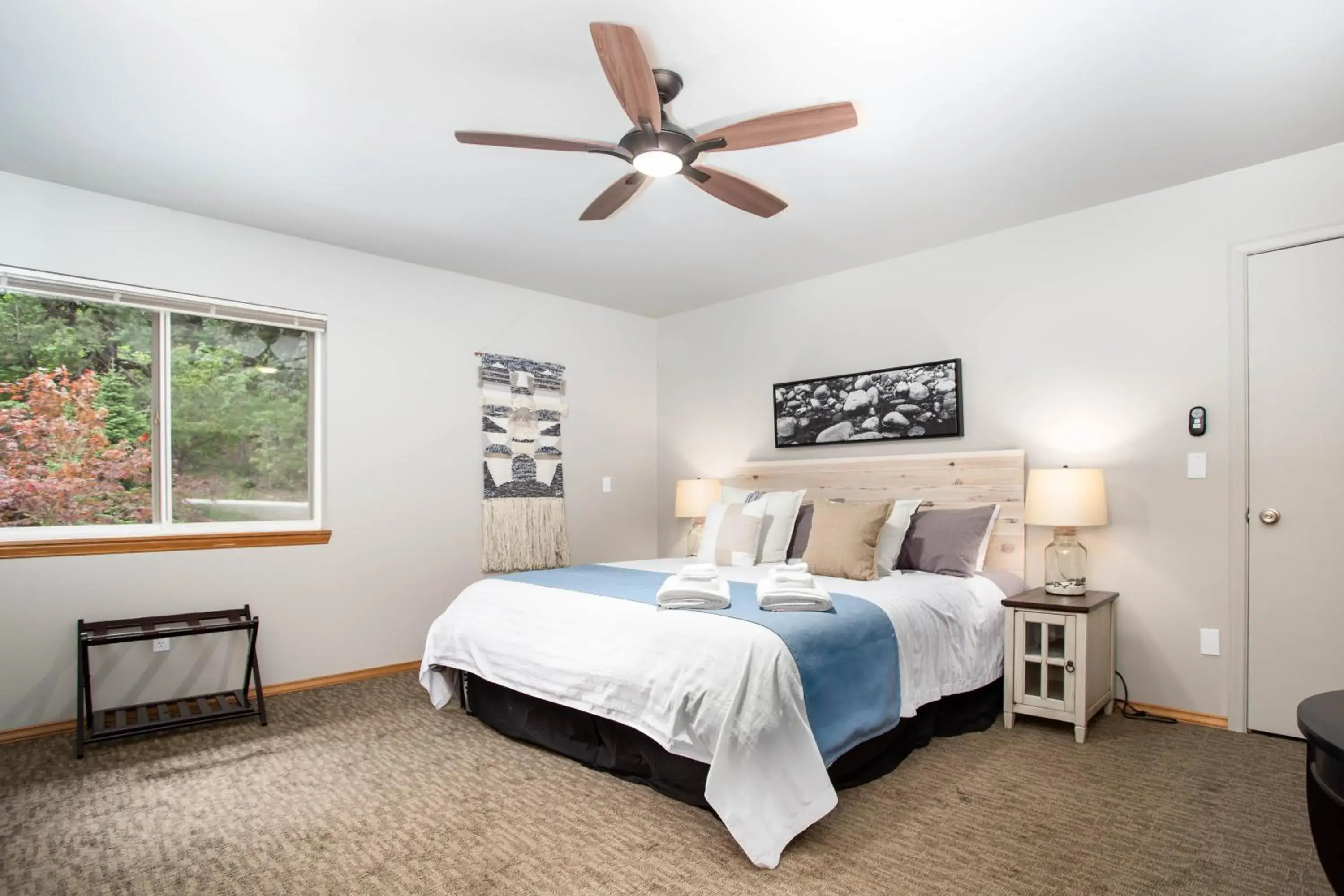 Wenatchee two bedroom Suite on the River (Located on Icicle Road, 1.5 miles from the Obertal Inn and 1.5 miles from downtown Leavenworth) in Obertal Inn Wenatchee two bedroom Suite on the River (Located on Icicle Road, 1.5 miles from the Obertal Inn and 1.5 miles from downtown Leavenworth) in Obertal Inn