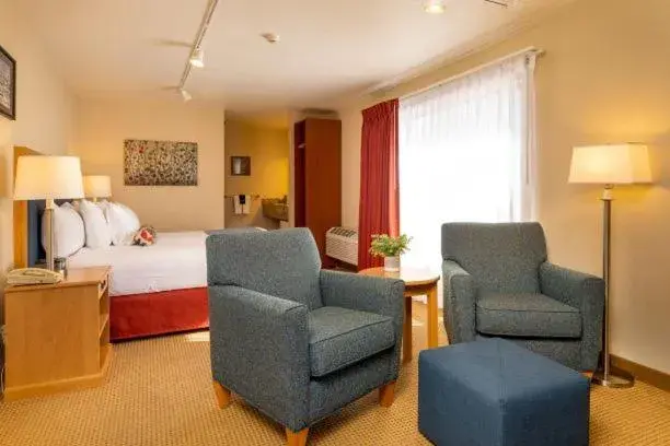 Balcony Fireplace King at the Obertal Inn in Obertal Inn Balcony Fireplace King at the Obertal Inn in Obertal Inn