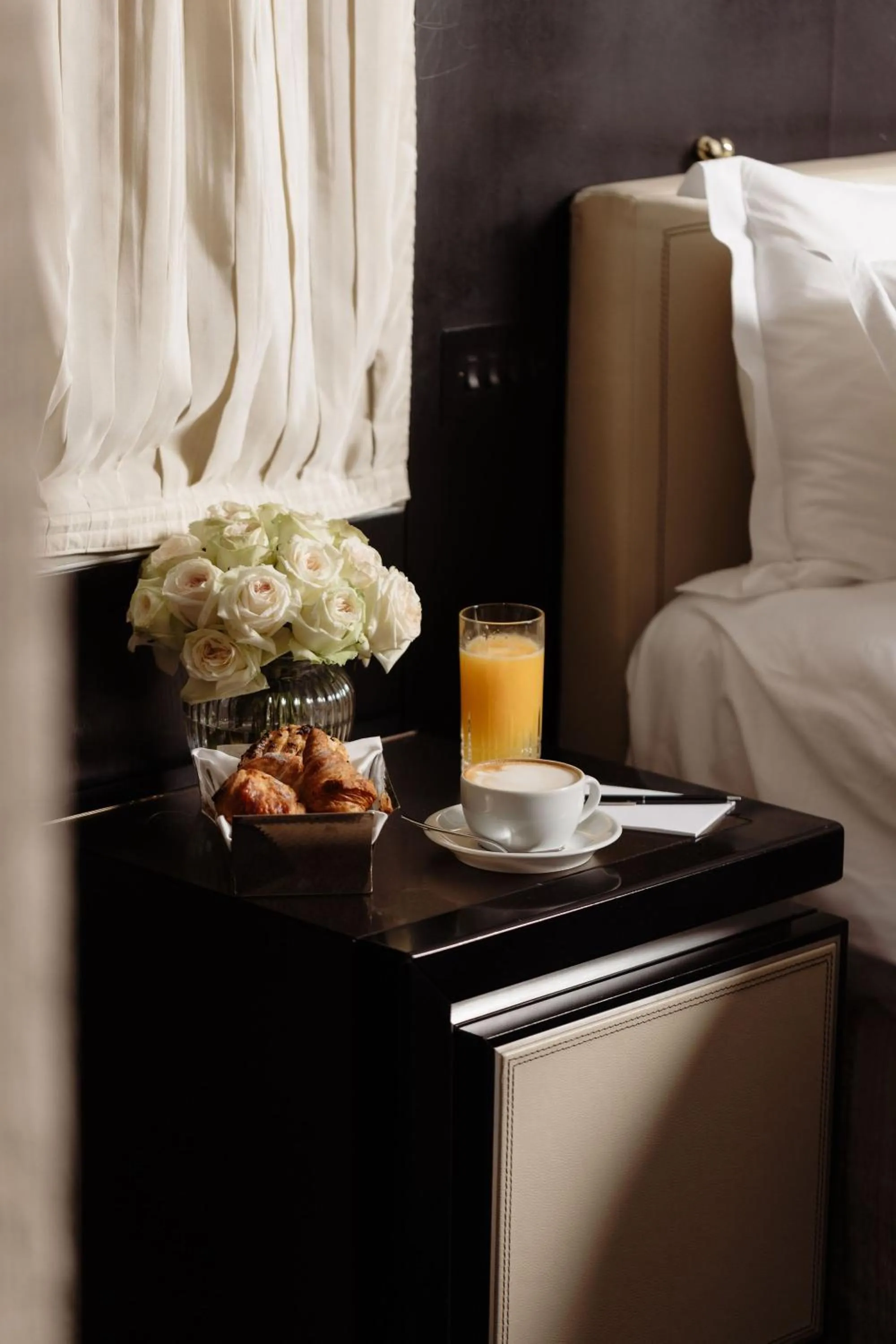 Breakfast in 60 Hyde Park Gate Hotel