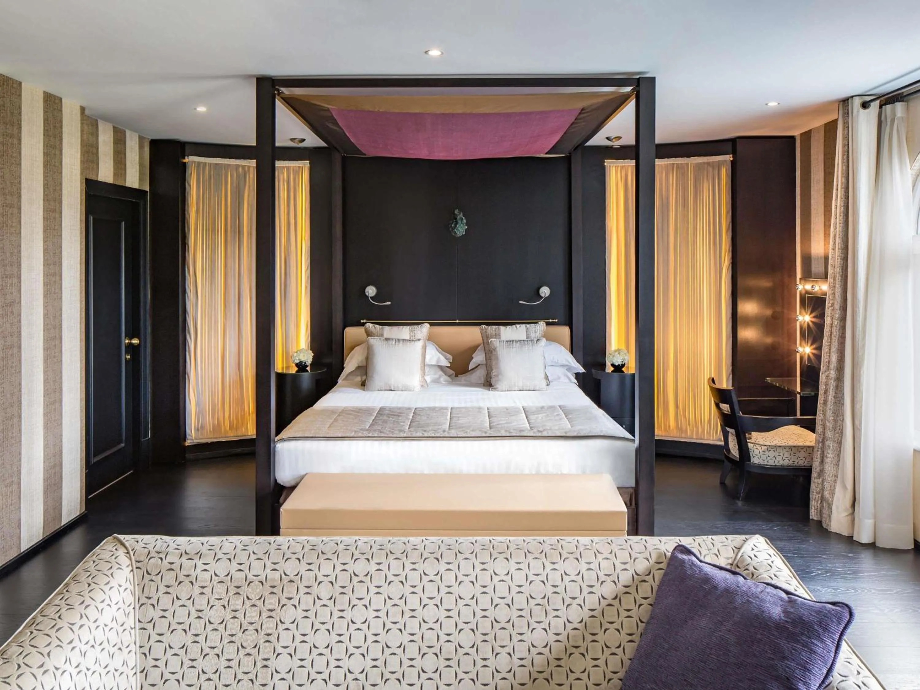 Bedroom in 60 Hyde Park Gate Hotel