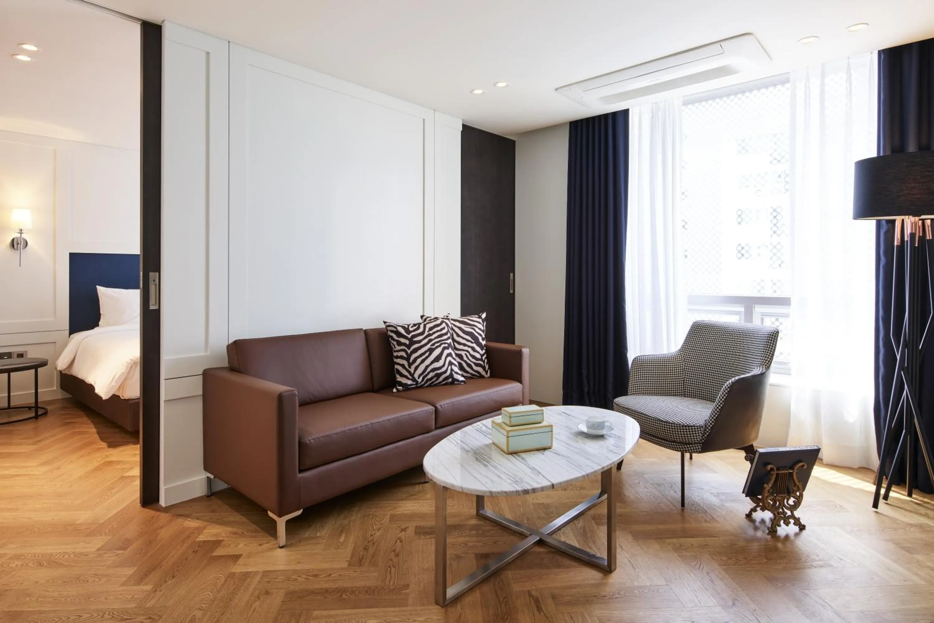 Living room, Bed in Hotel NewV