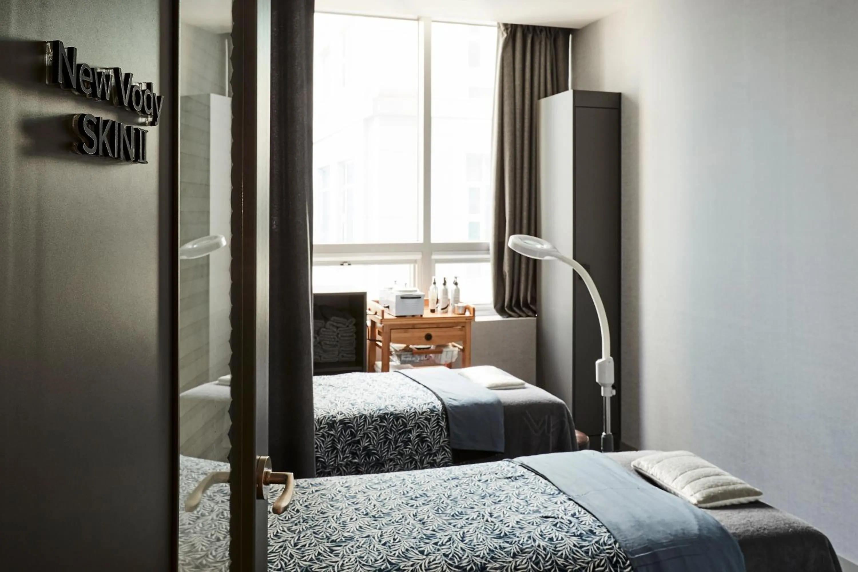 Massage, Bed in Hotel NewV