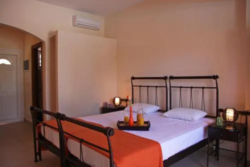 Photo of the whole room in Corfu Pearl