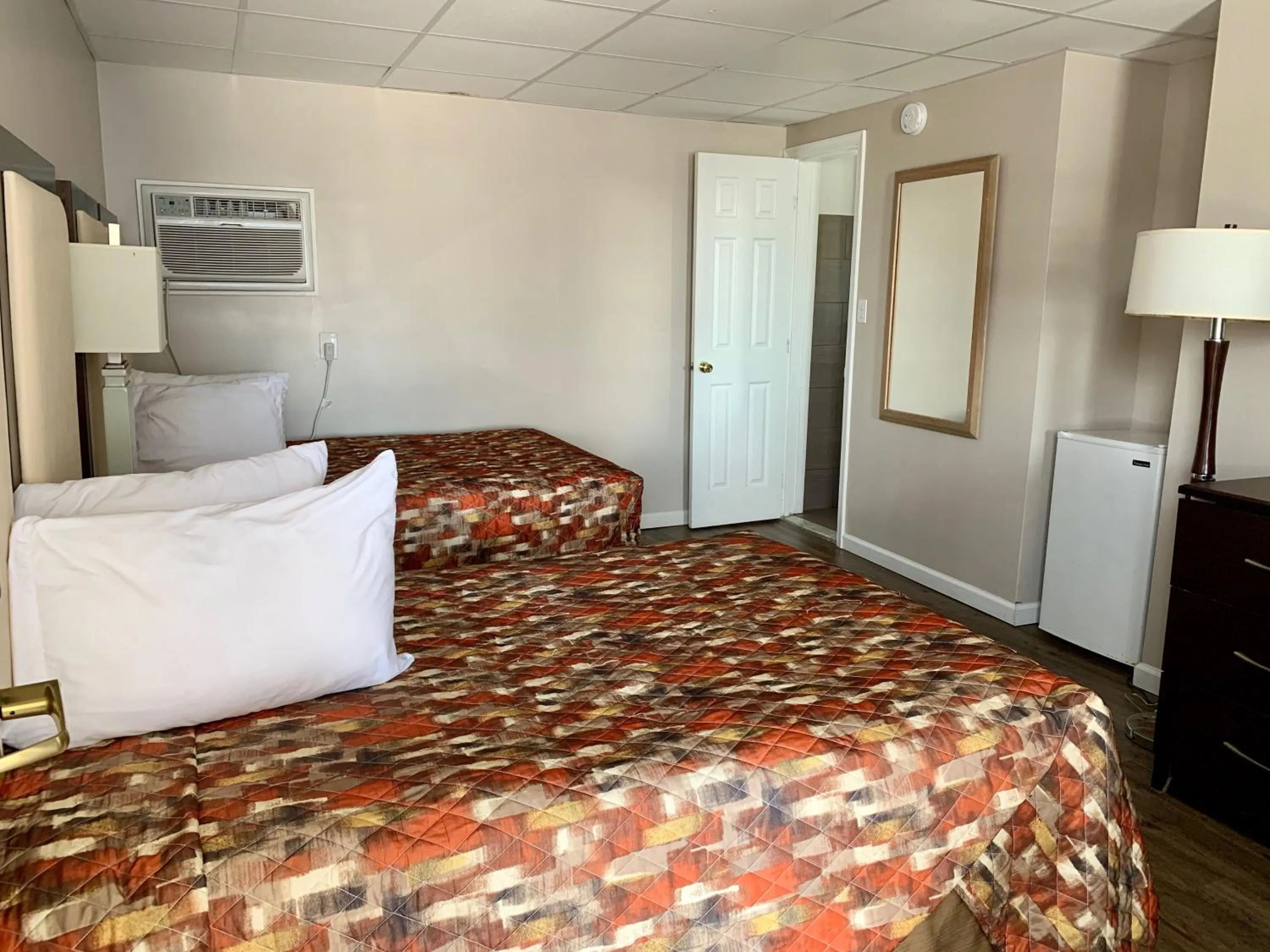 Photo of the whole room, Bed in Cabana Motel