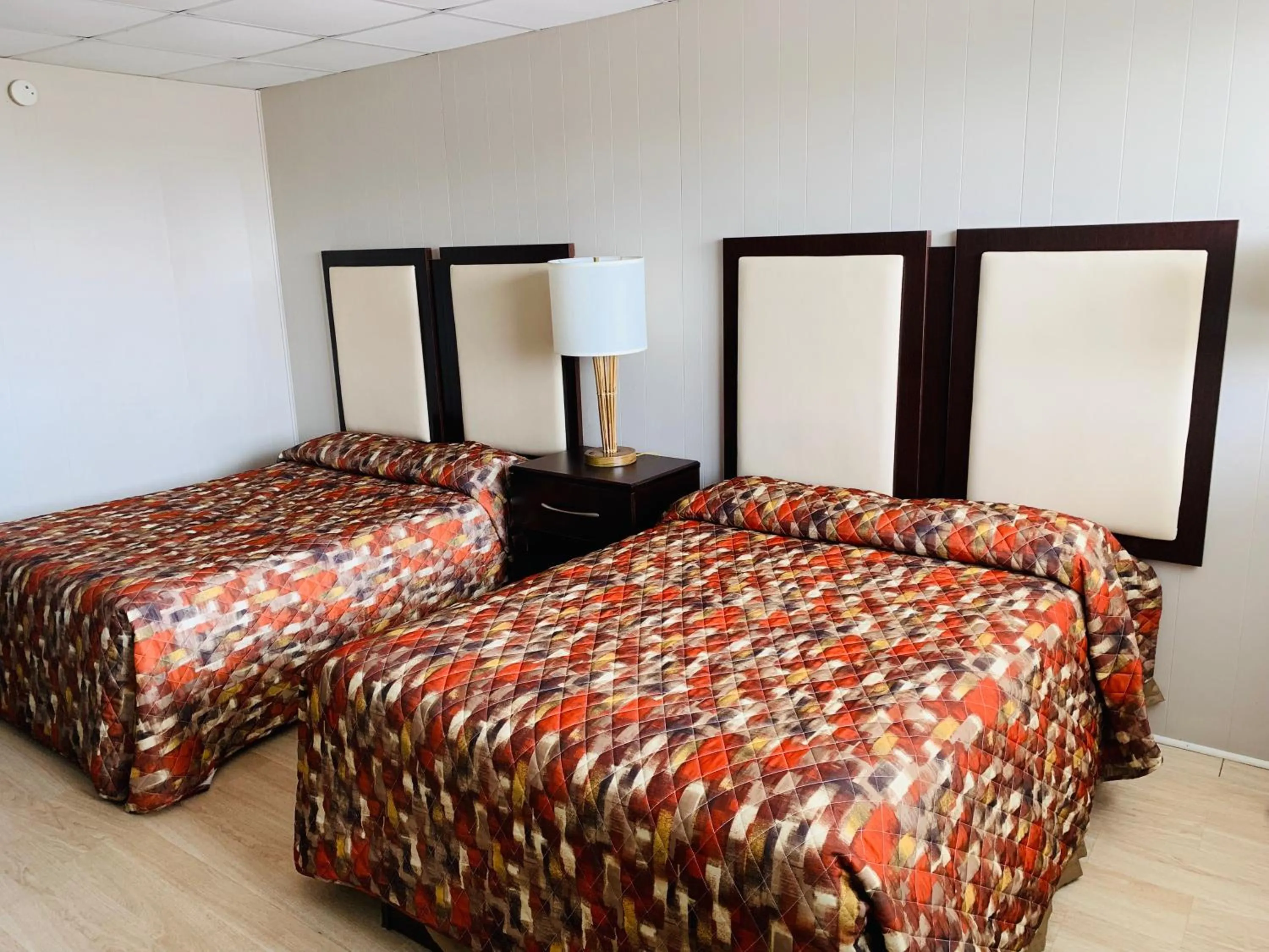 Photo of the whole room, Bed in Cabana Motel