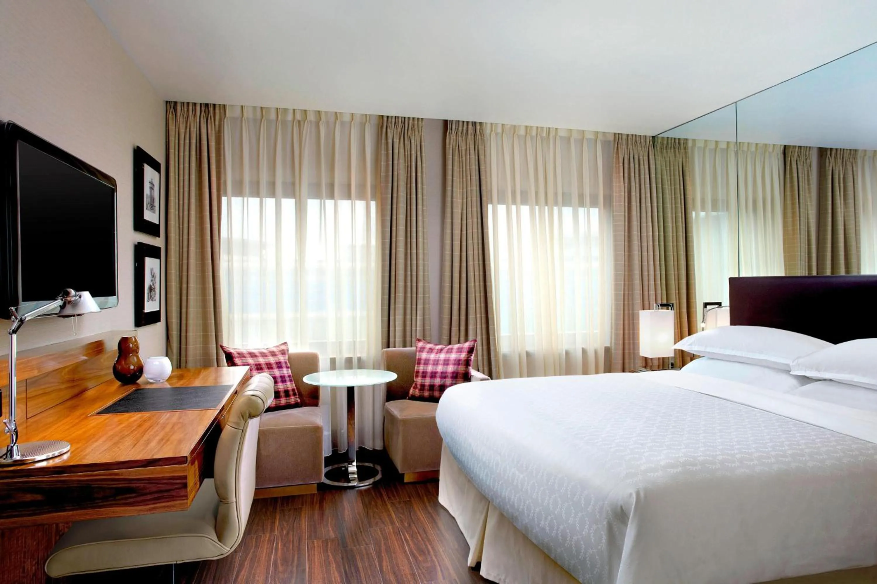 Photo of the whole room, Bed in Sheraton Grand Hotel & Spa