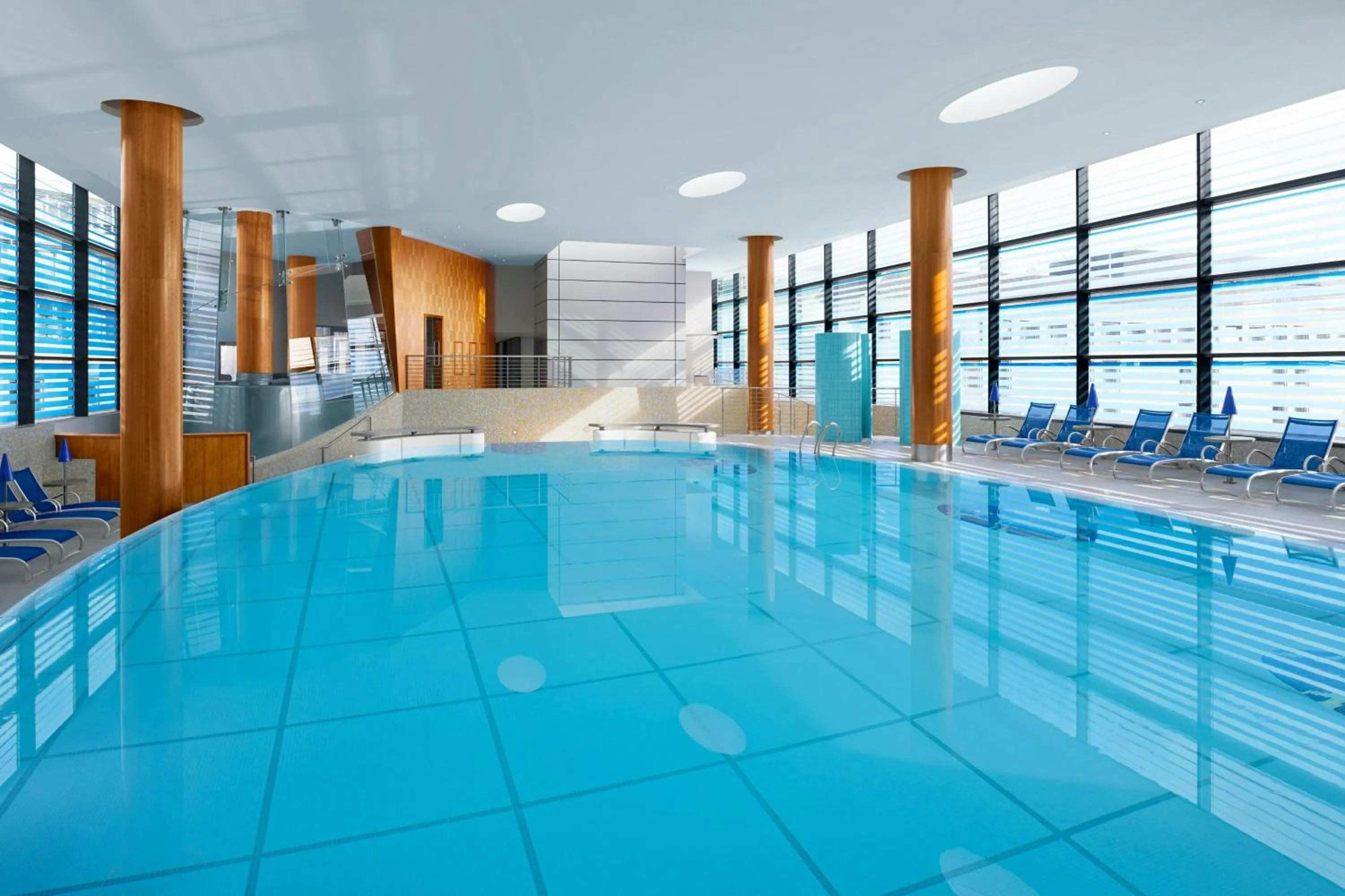 Swimming pool in Sheraton Grand Hotel & Spa