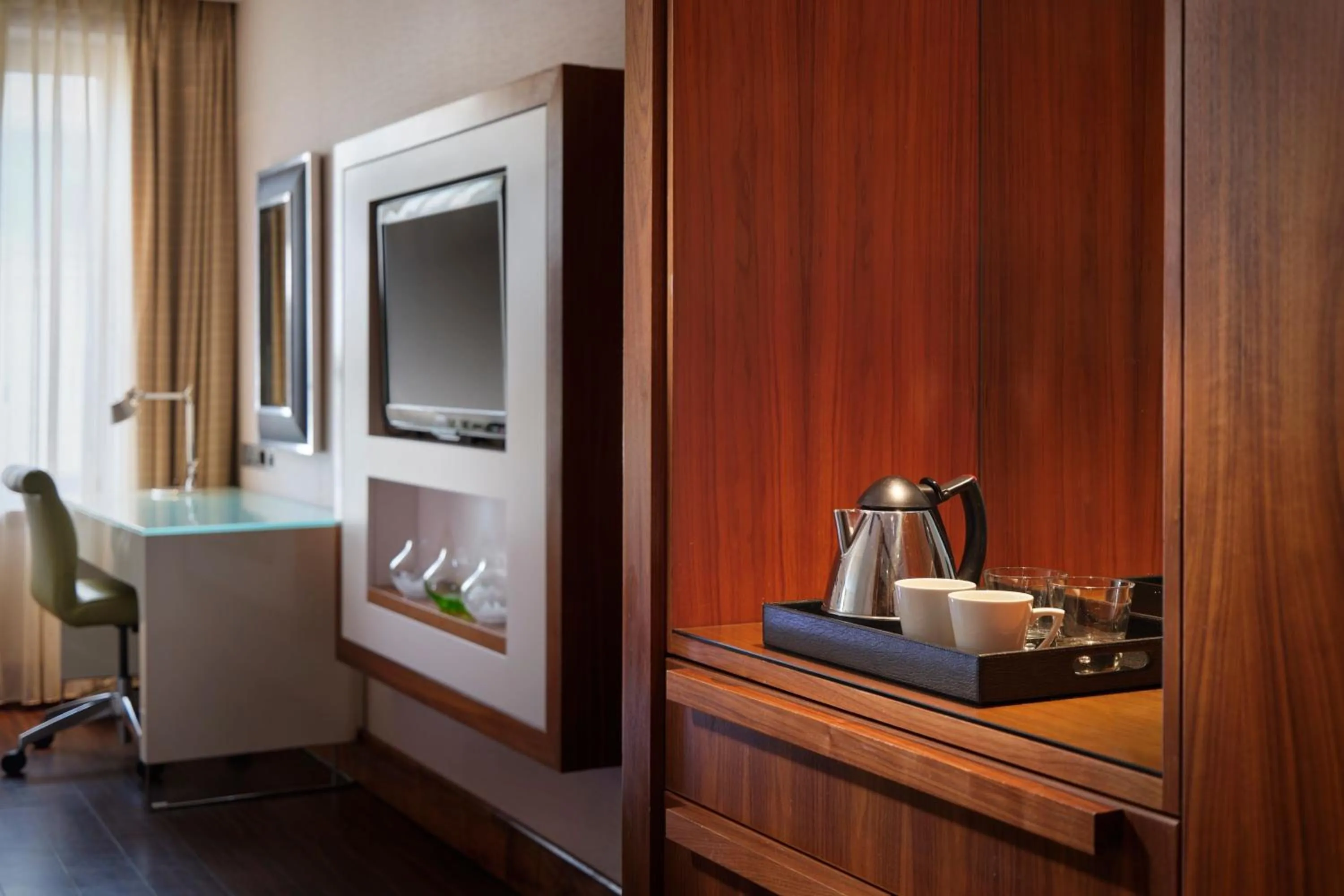 Photo of the whole room in Sheraton Grand Hotel & Spa