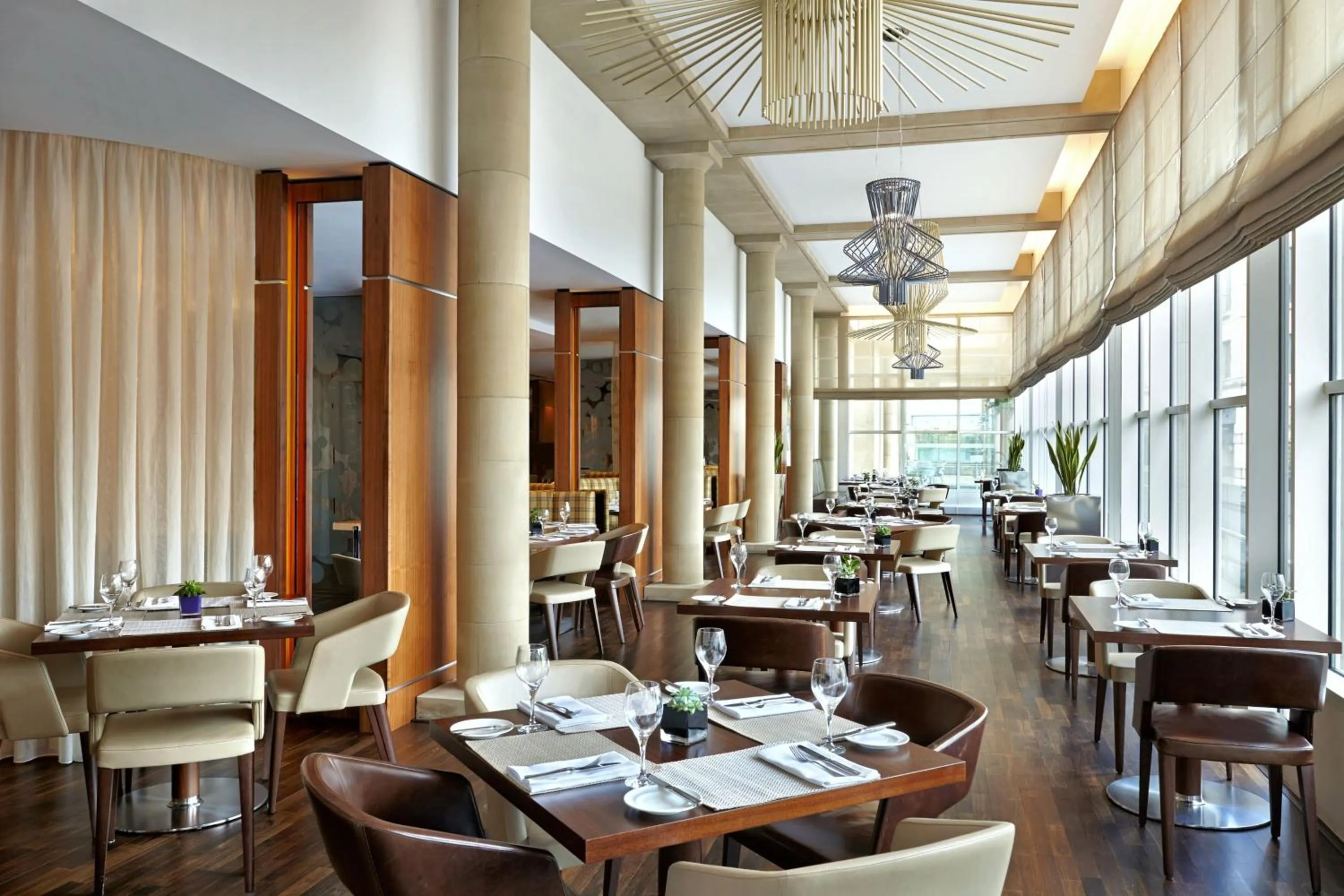 Restaurant/places to eat in Sheraton Grand Hotel & Spa