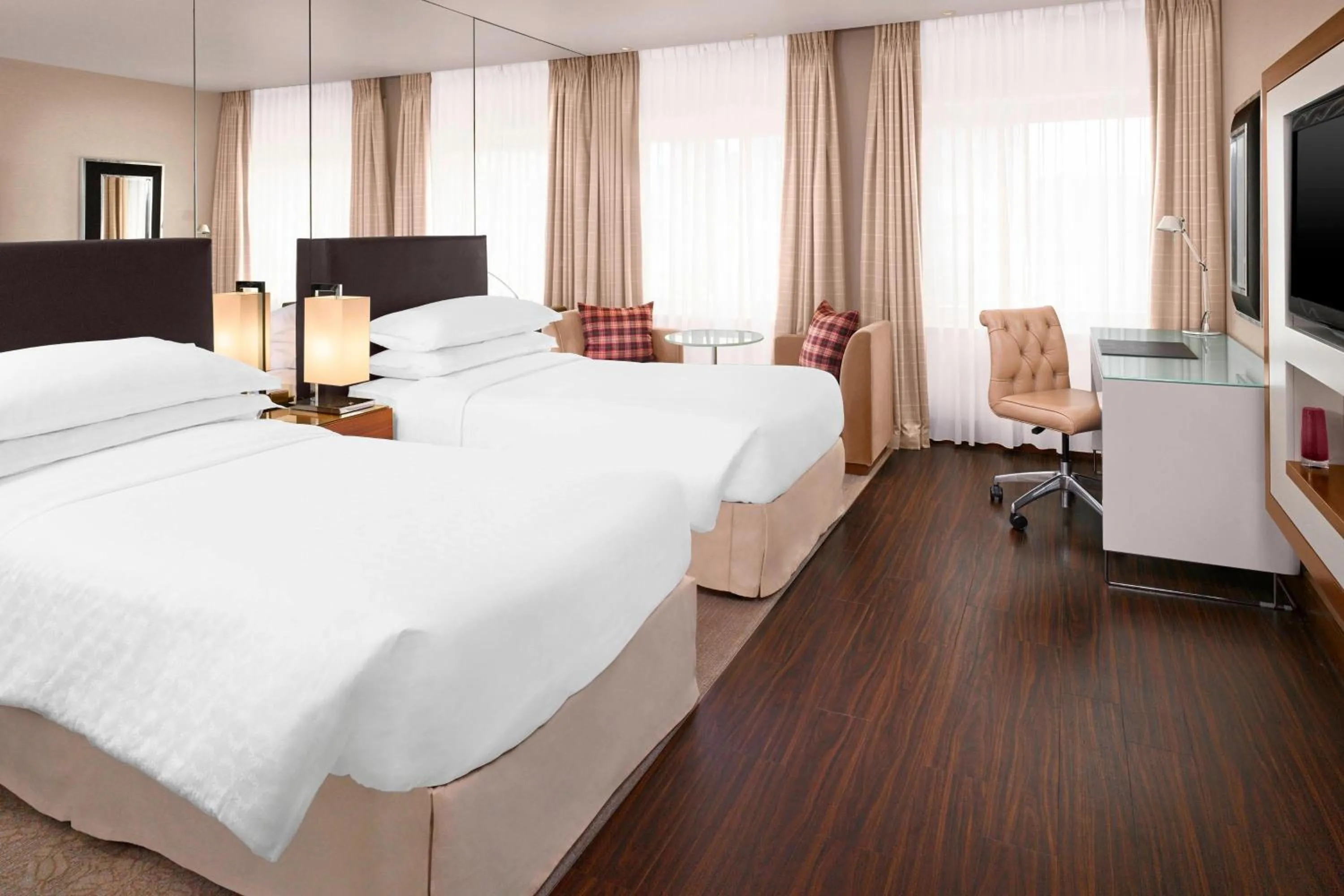 Photo of the whole room, Bed in Sheraton Grand Hotel & Spa