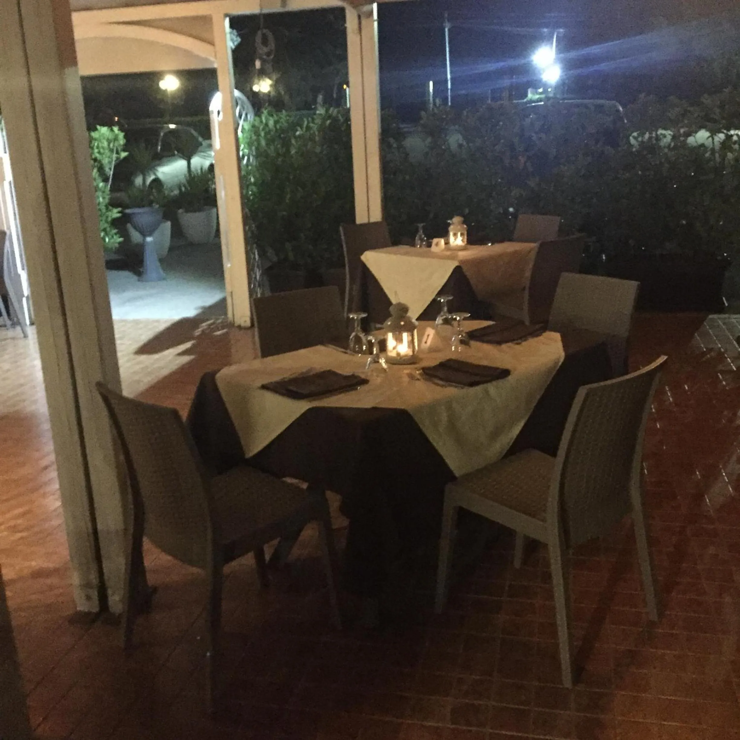 Restaurant/places to eat in Hotel Garden