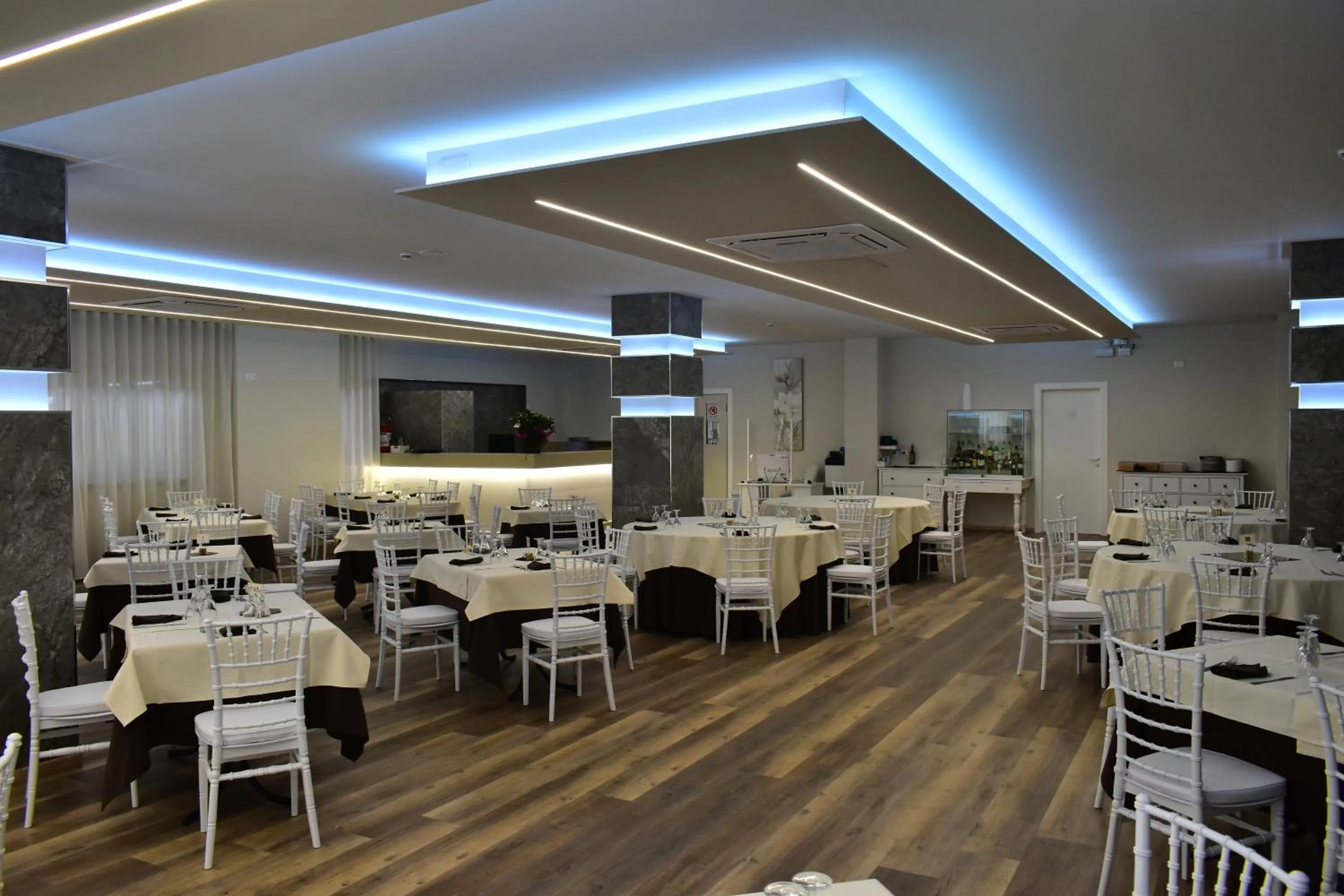 Restaurant/places to eat in Hotel Garden