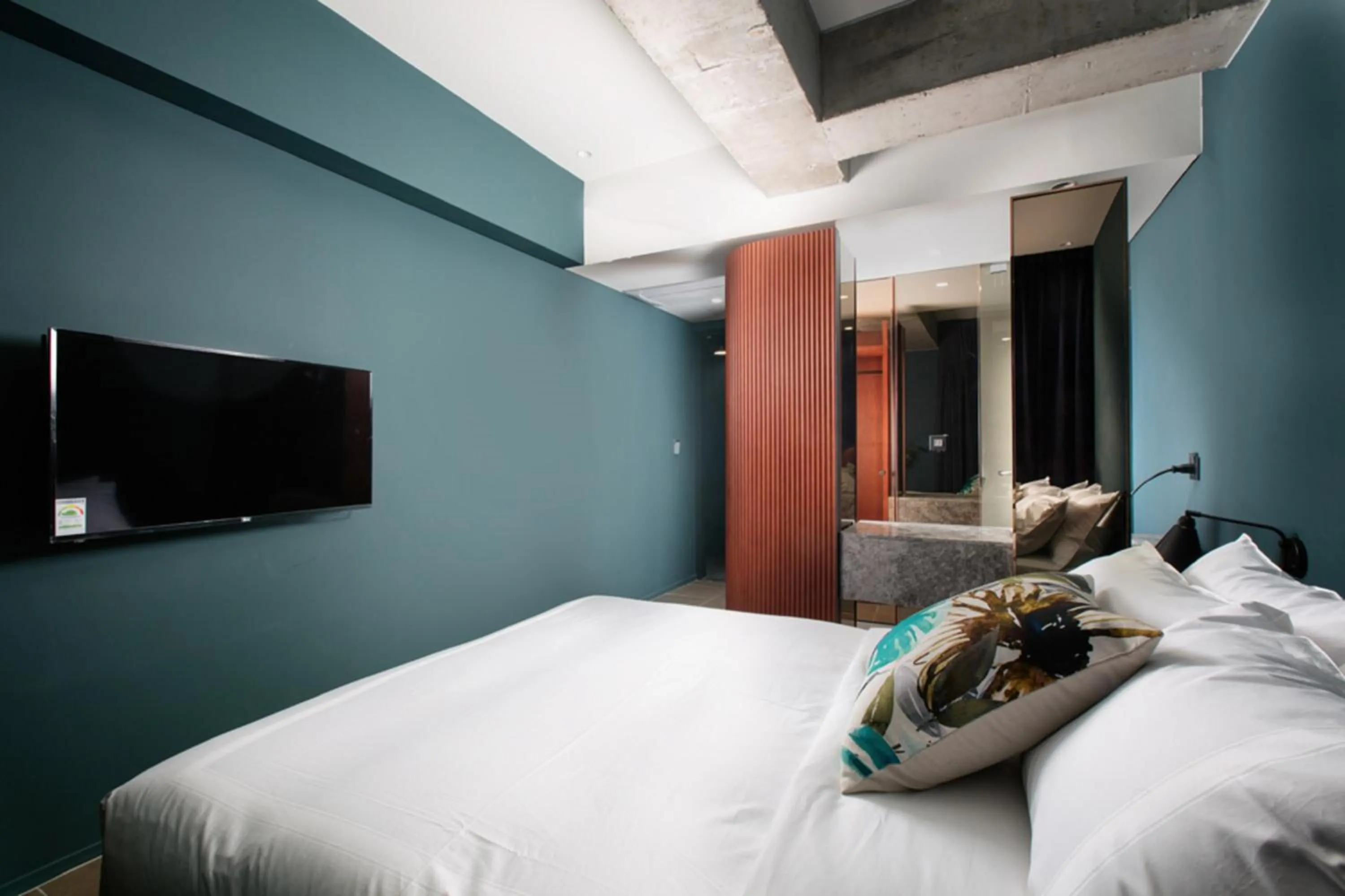 Bed in BROWN DOT Hotel Dadaepo Beach ㅡ 구 Oia Hotel