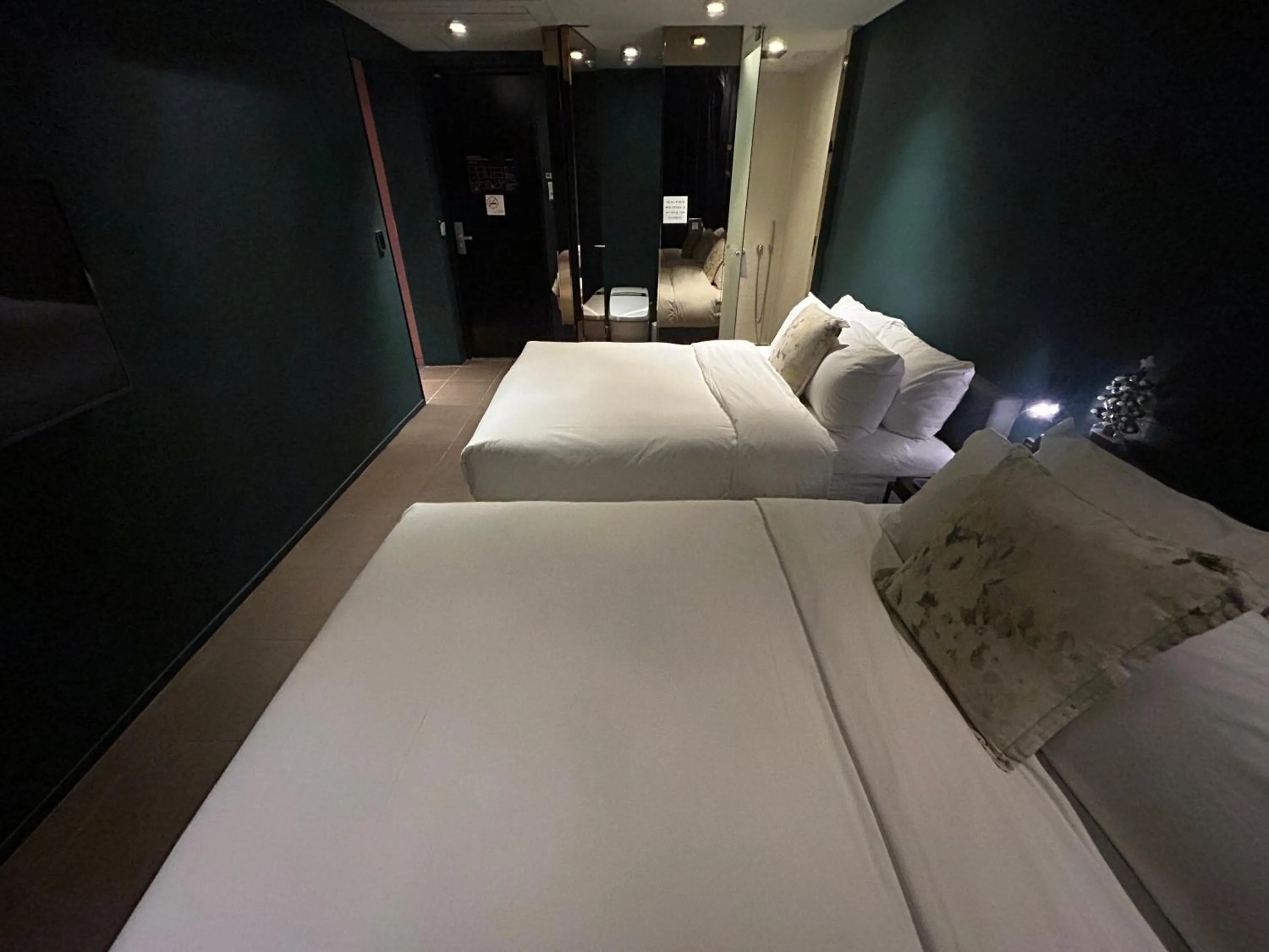 Bed in BROWN DOT Hotel Dadaepo Beach ㅡ 구 Oia Hotel