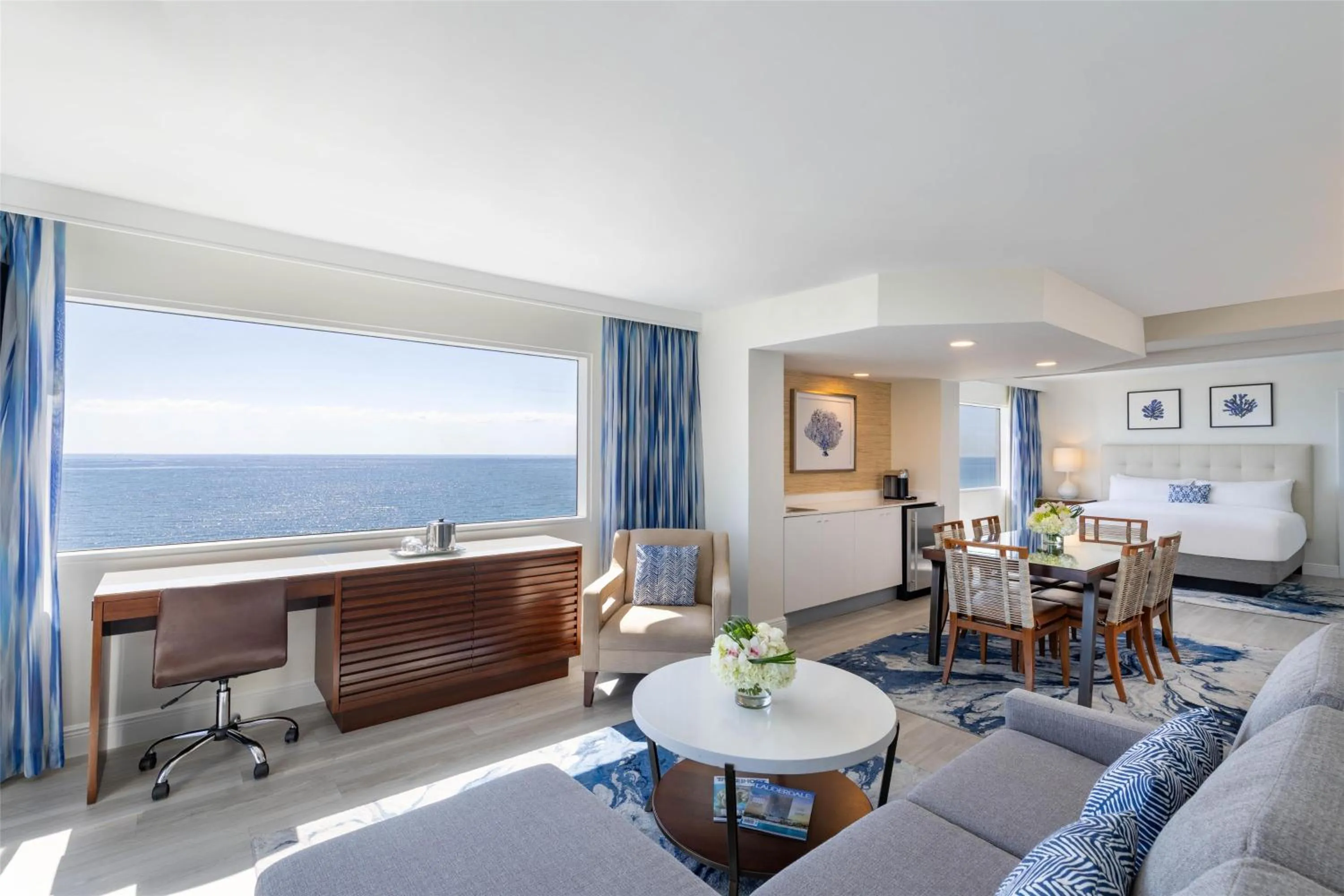 Bedroom in Sonesta Fort Lauderdale Beach