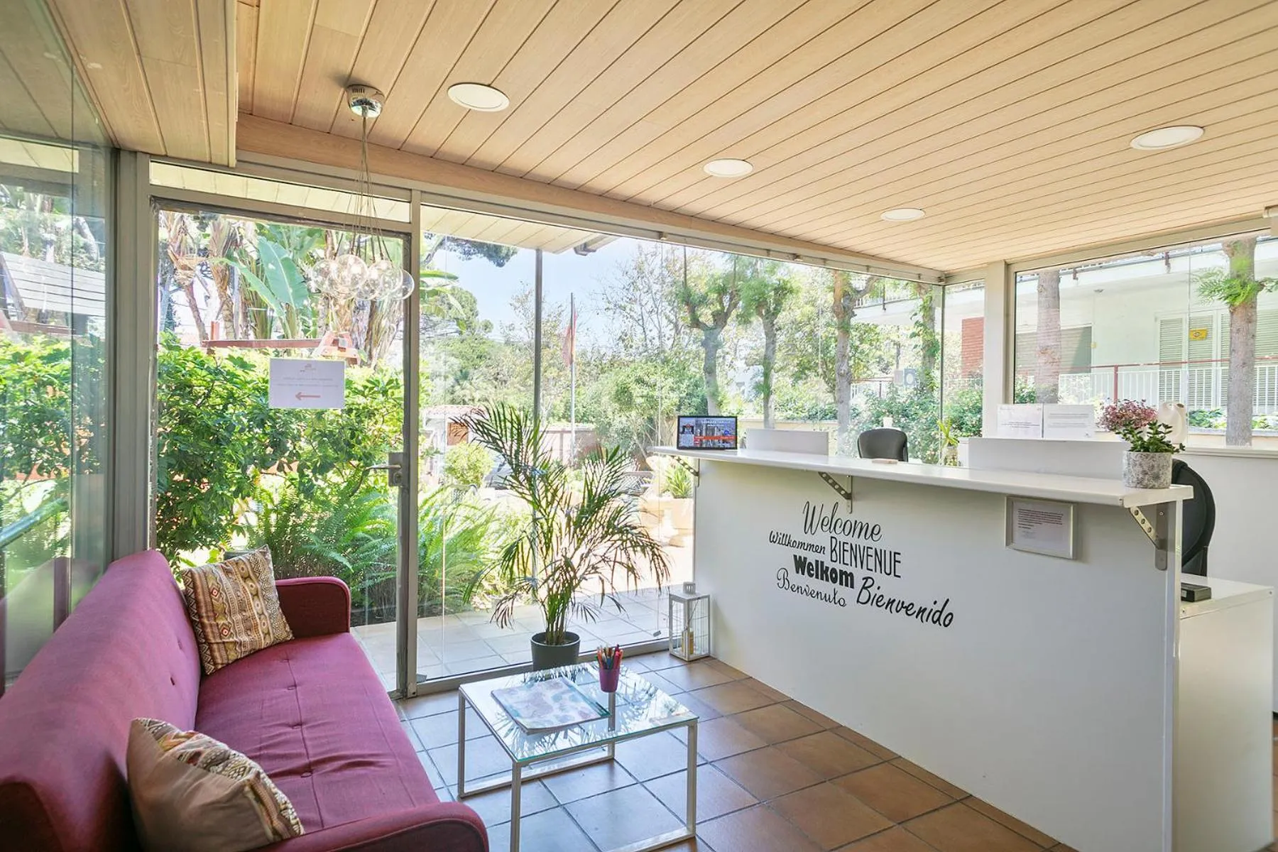 Lobby or reception in Apartamentos Velor