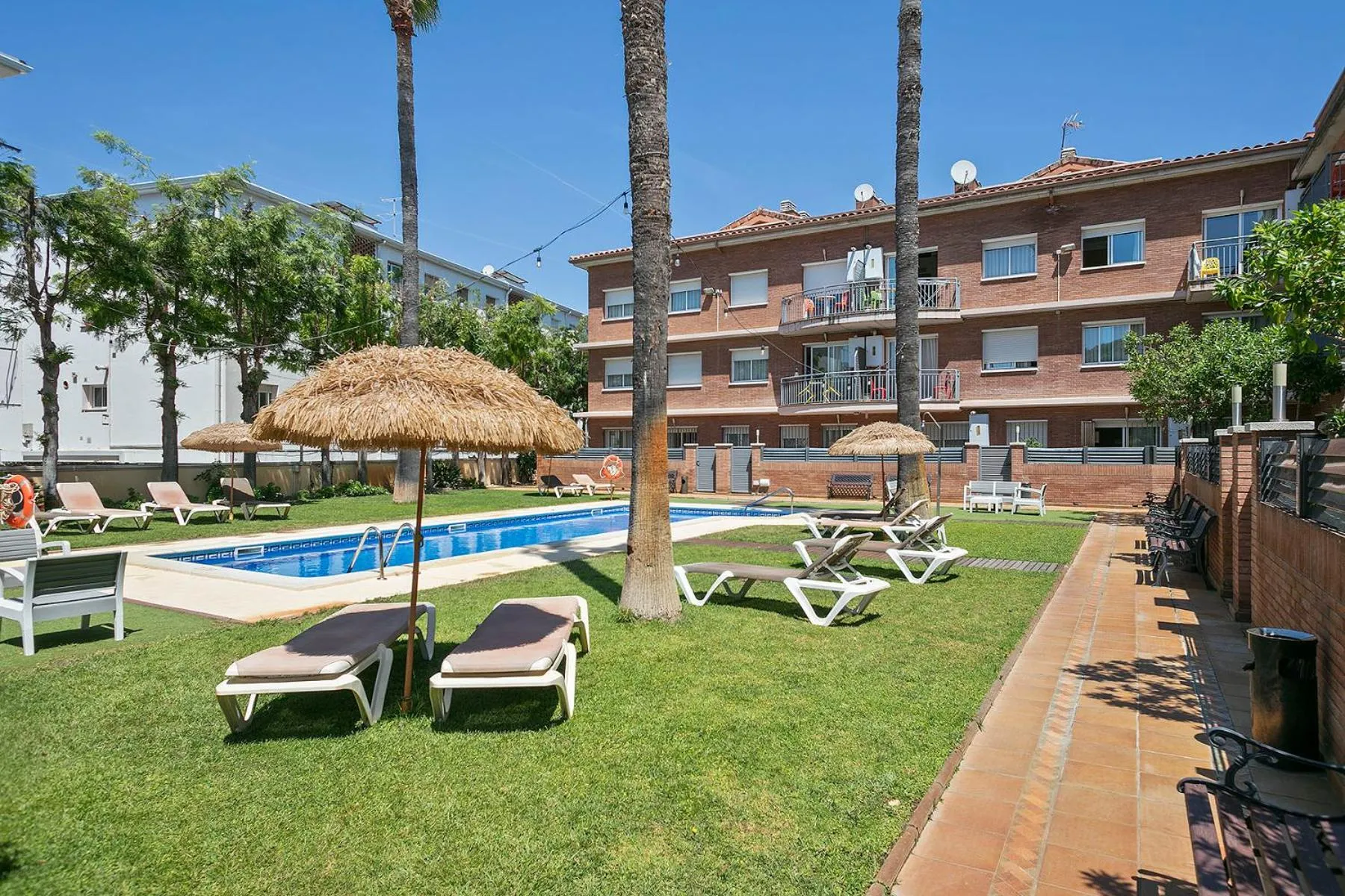 Property building in Apartamentos Velor