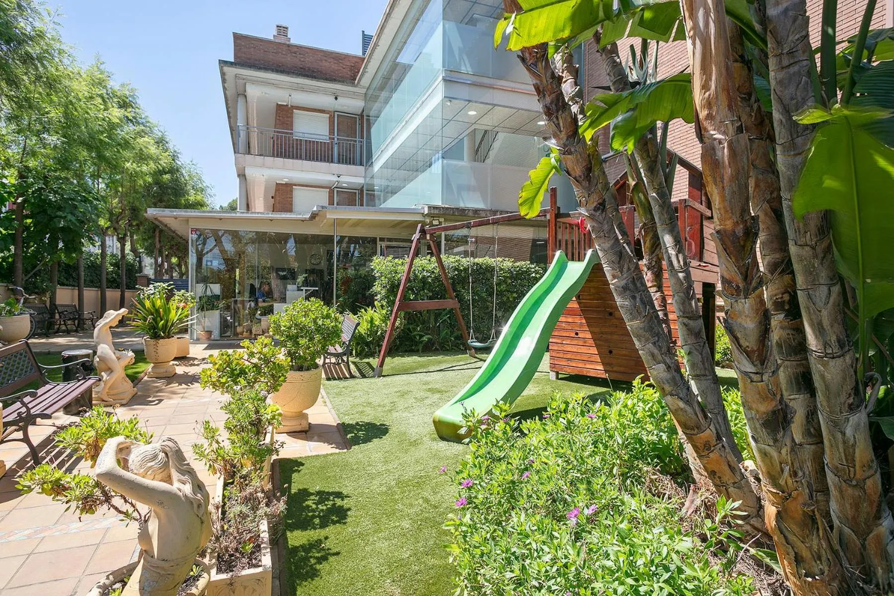 Property building in Apartamentos Velor