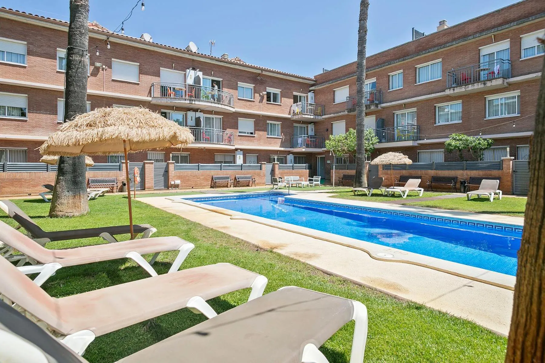 Swimming pool in Apartamentos Velor