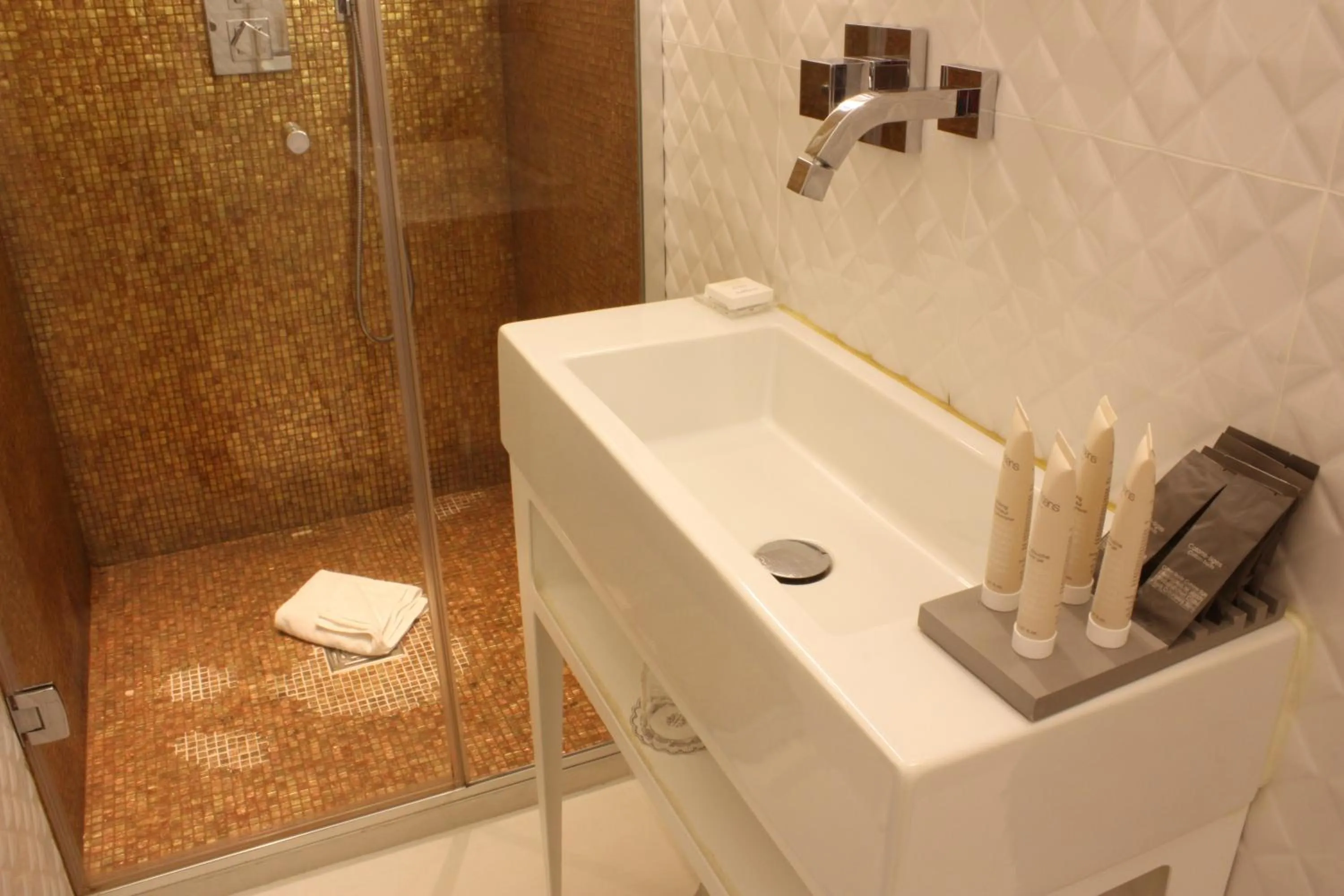 Bathroom in Le Malown