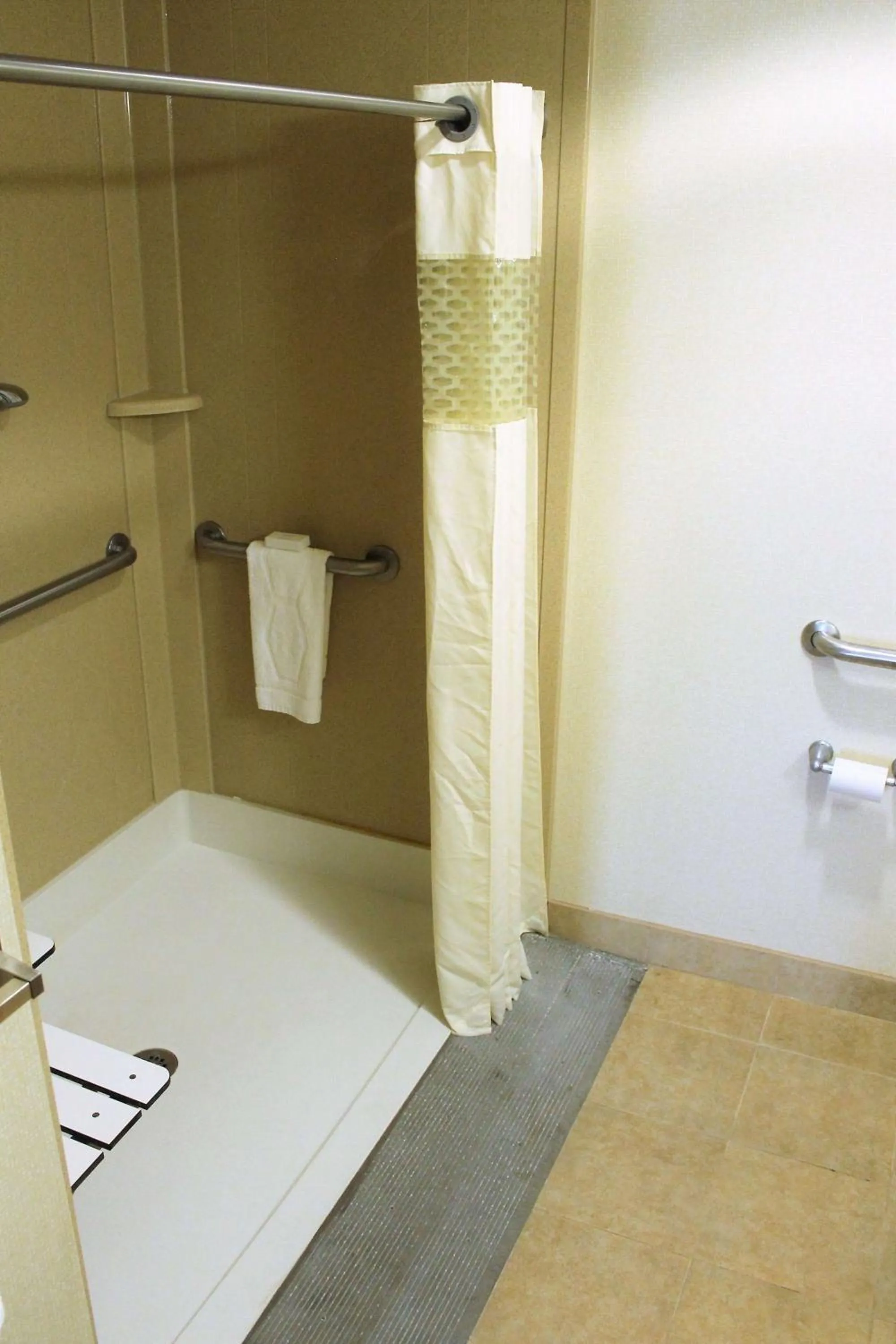 Bathroom in Hampton Inn and Suites New Iberia